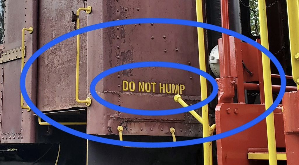 Warning on Railcars: The Hilarious 'DO NOT HUMP' Sign