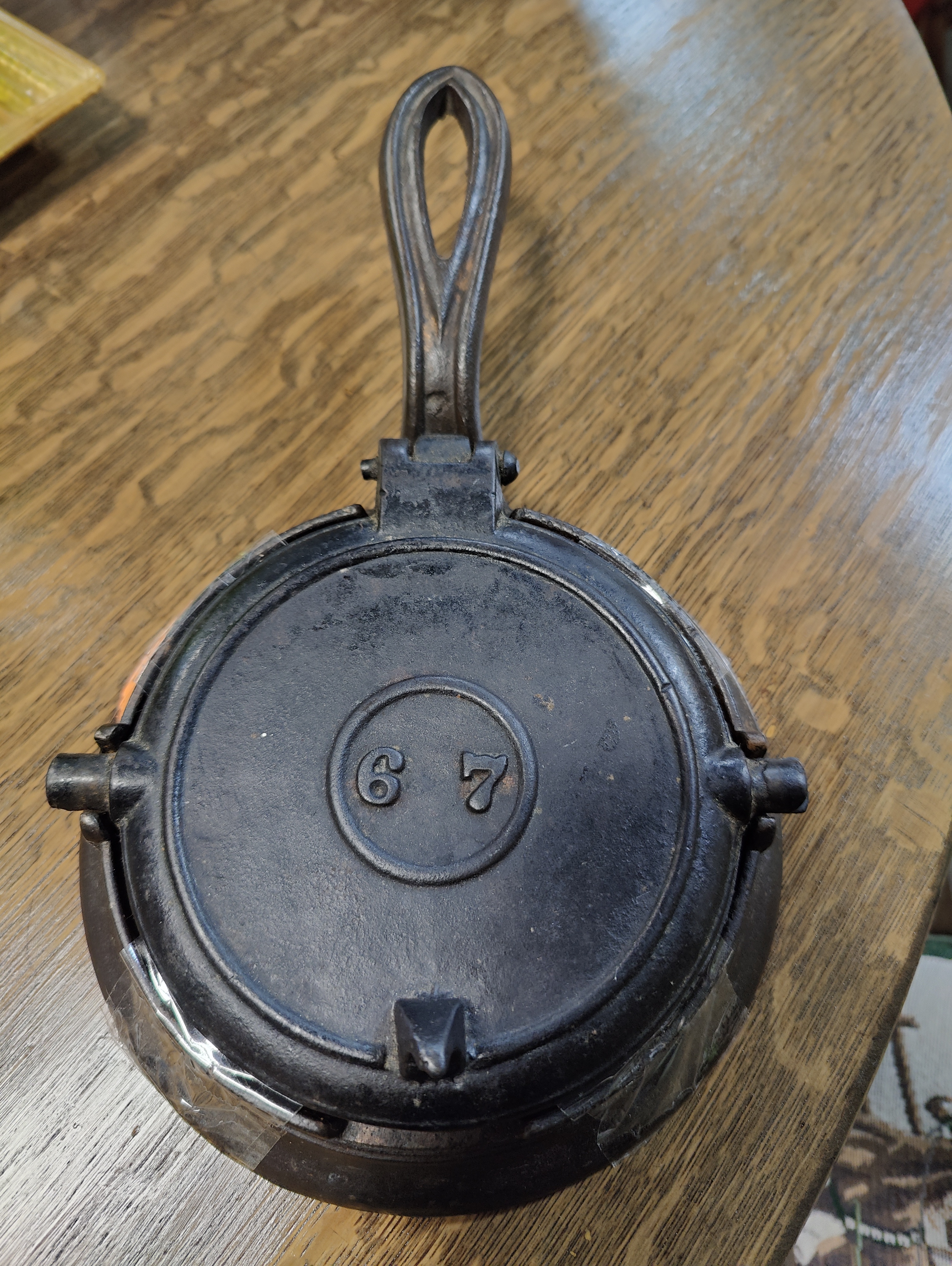 The Mysterious Unmarked 6/7 Waffle Iron