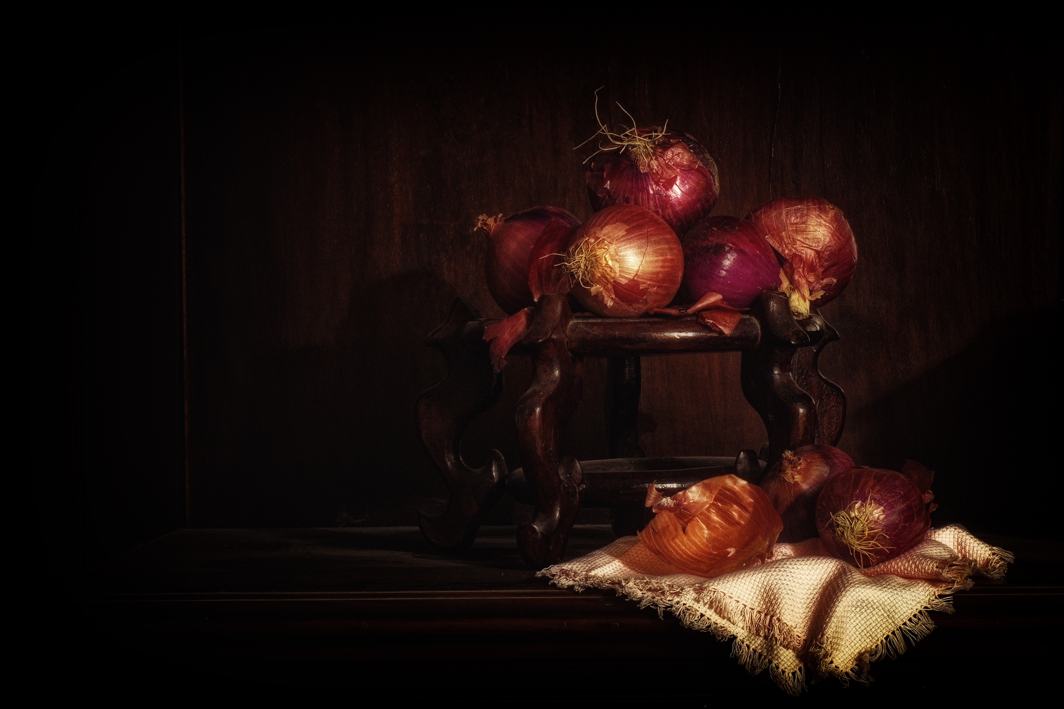 Which Chiaroscuro Style Captivates You More?