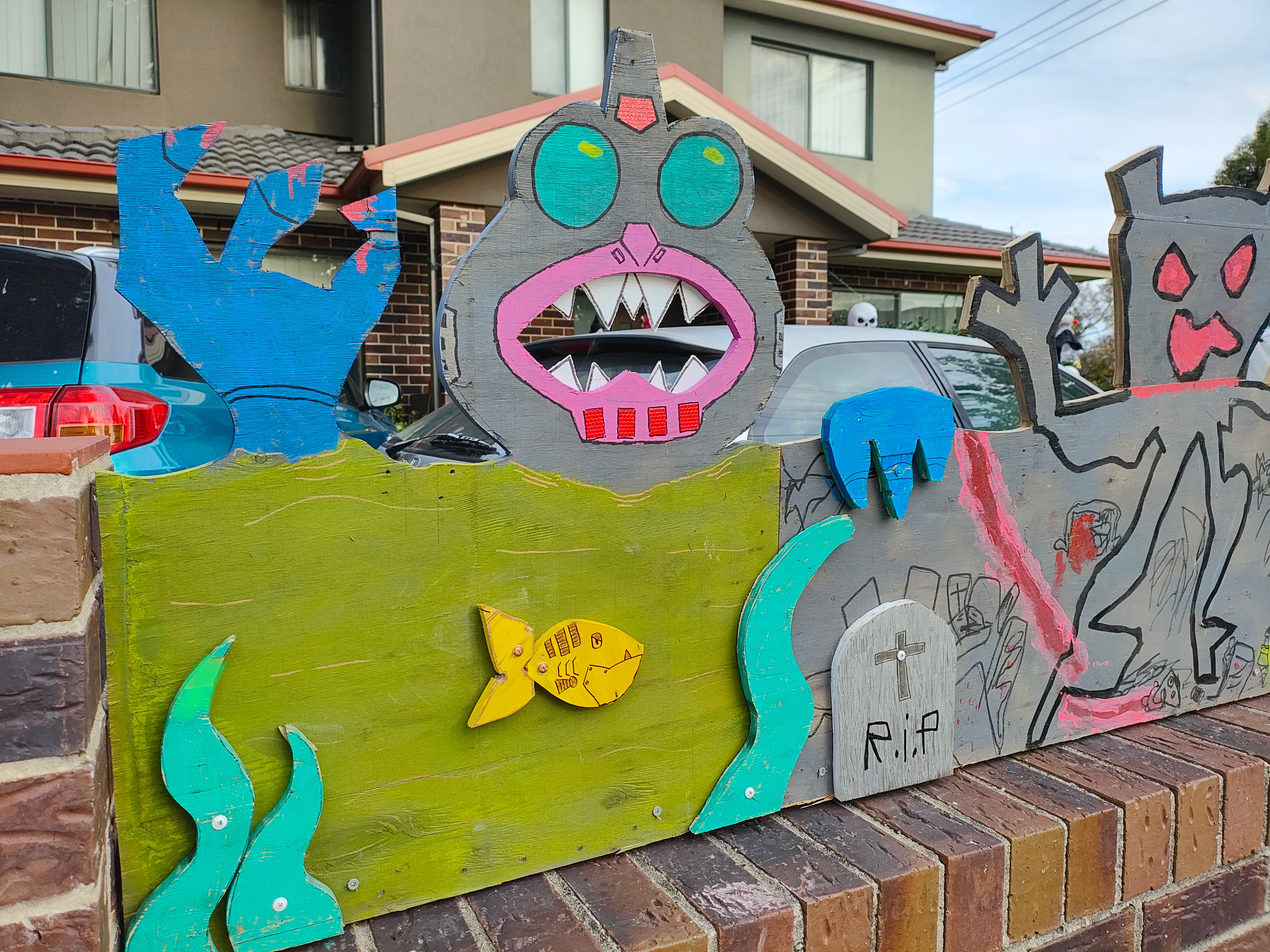Crafting a Spooktacular Sharkticon for Halloween