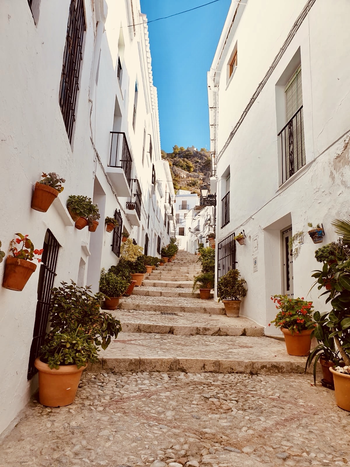 Discovering the Hidden Beauty of This Alley in Spain