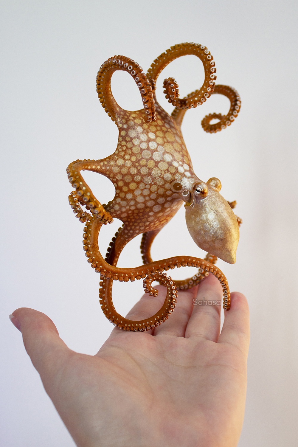 It's been a while since I shared an octopus! Introducing Makana, the Day Octopus, crafted with love from polymer clay and acrylic paints.