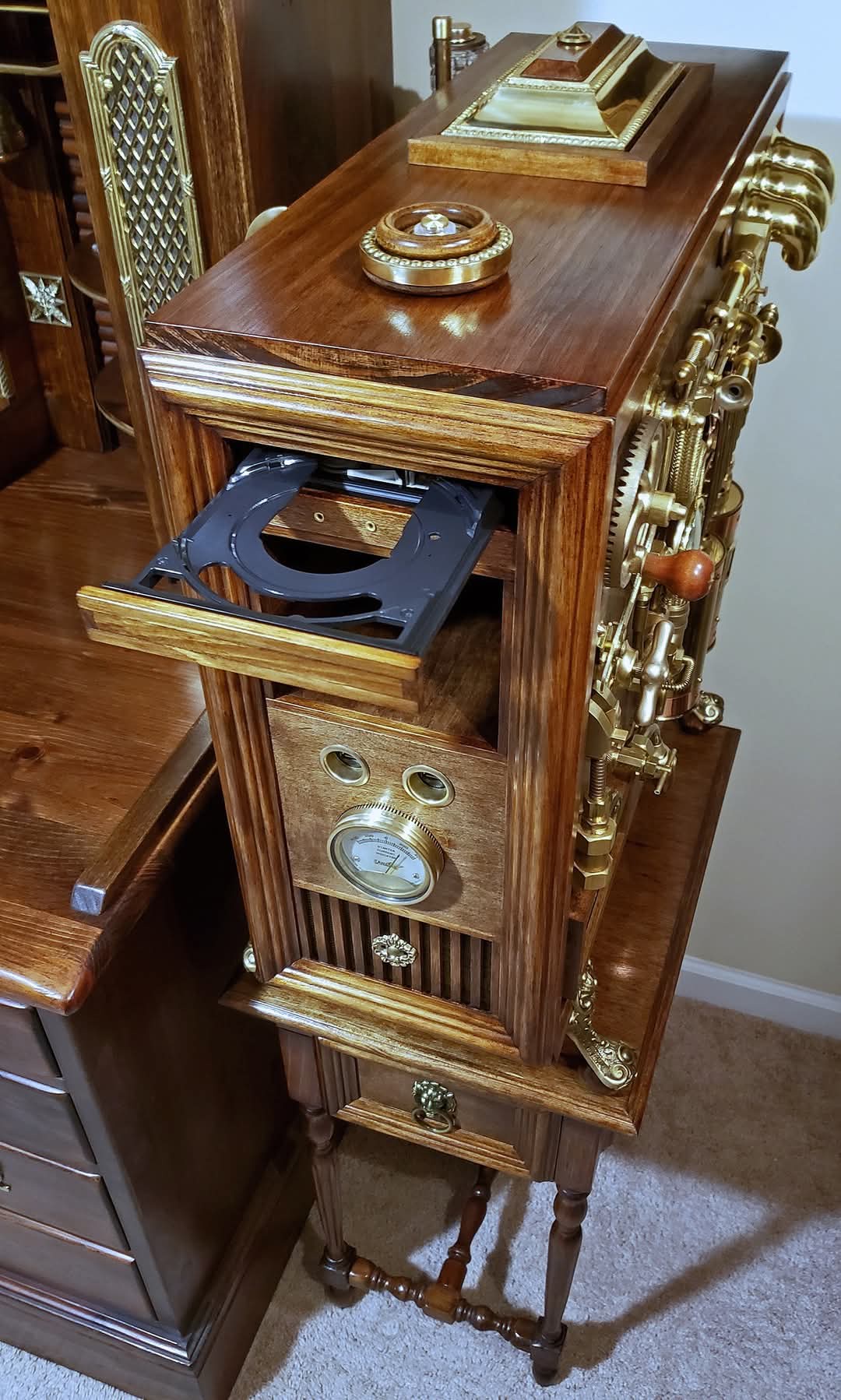 Behold the magnificent Steam Punk PC masterpiece!