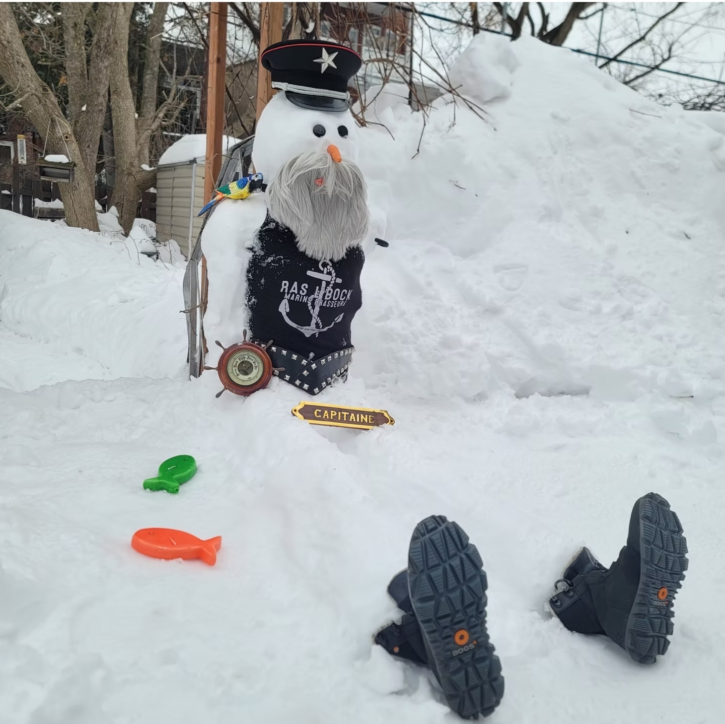 Help my friend win a snowman contest in just 5 seconds—no registration required!