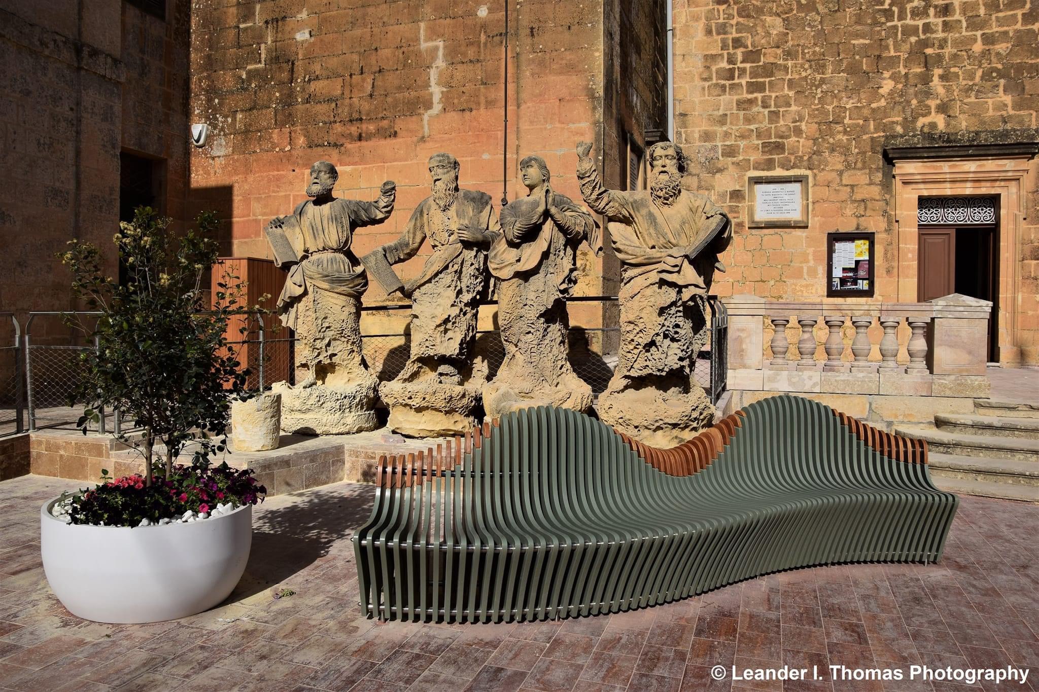 The Art of Statues: A Silent Story