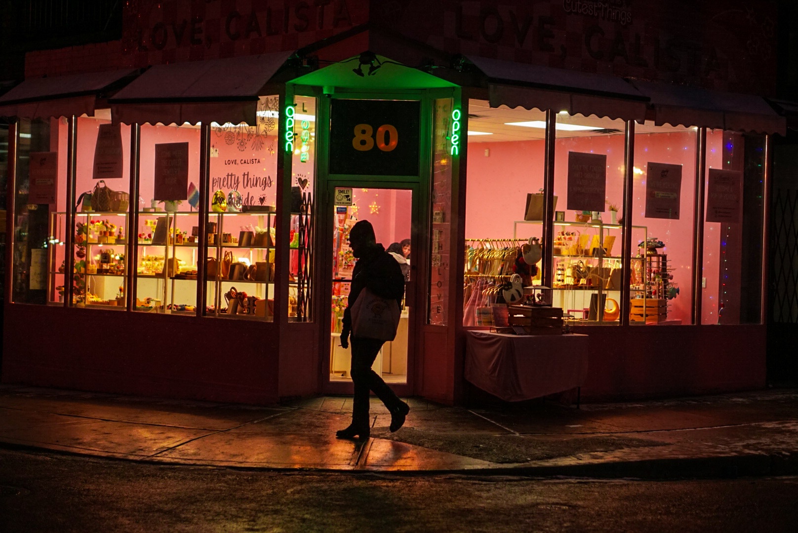 Capturing the vibrant street scenes of Toronto in 2024!