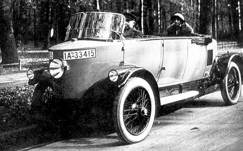Here’s a look at my very first car, the Rumpler Tropfenwagen!