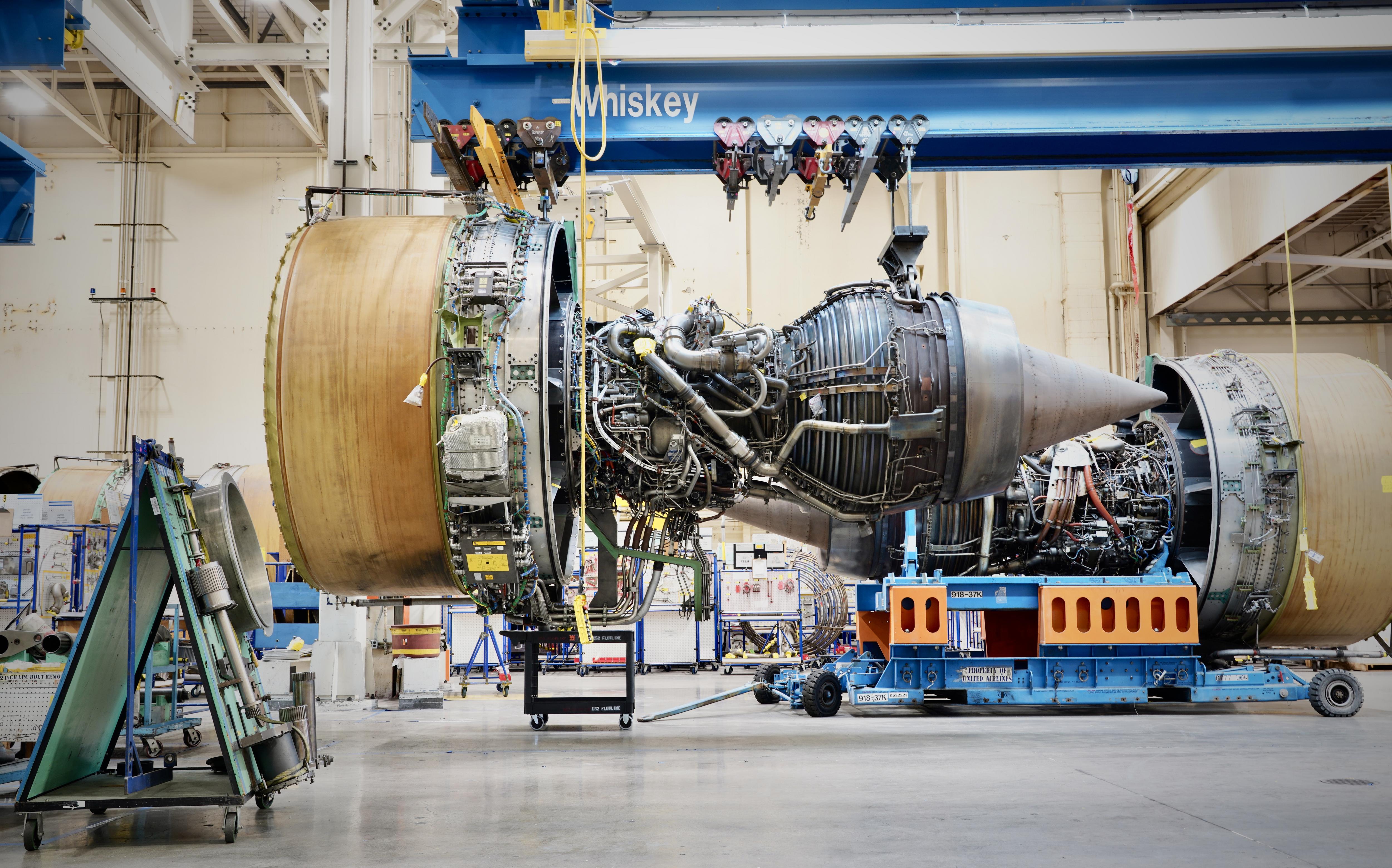 Exploring the Pratt & Whitney PW4000 Engine on a Boeing 777 at San Francisco International Airport in 2025