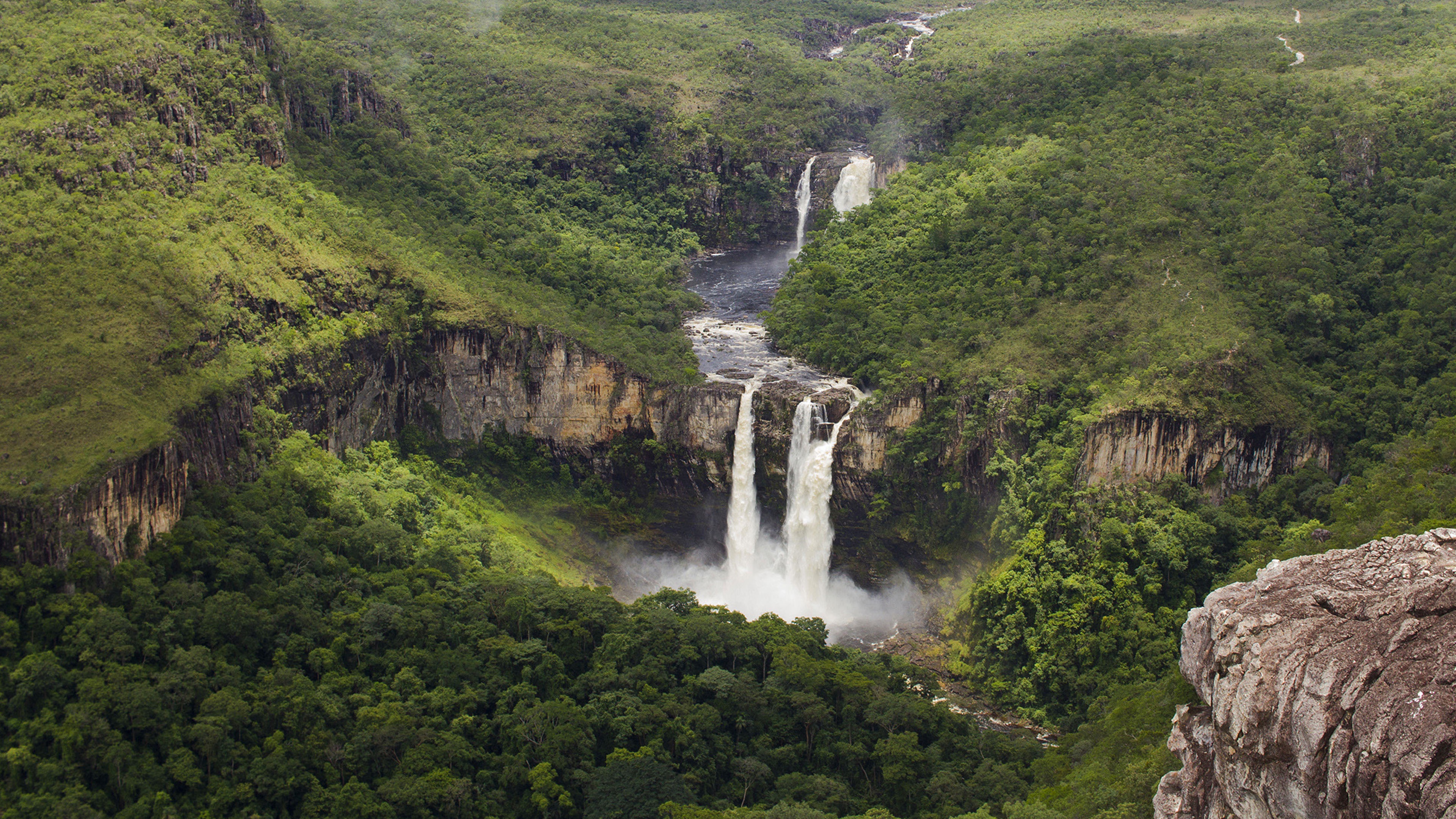 Breathtaking Cascades of the Chapada: Nature's Masterpiece