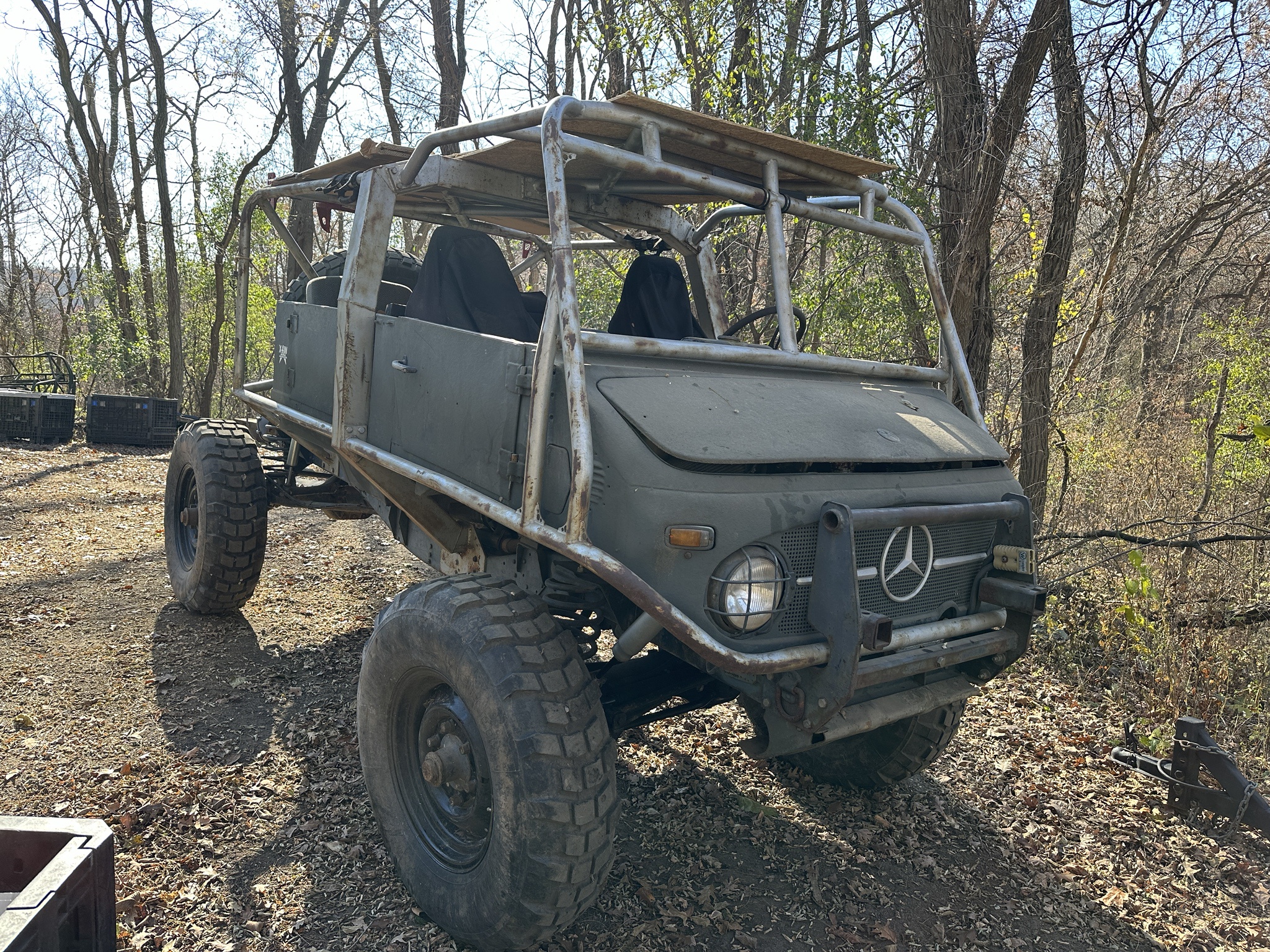 The Classic 1964 Mercedes Unimog 404 Doka: A Timeless Beauty