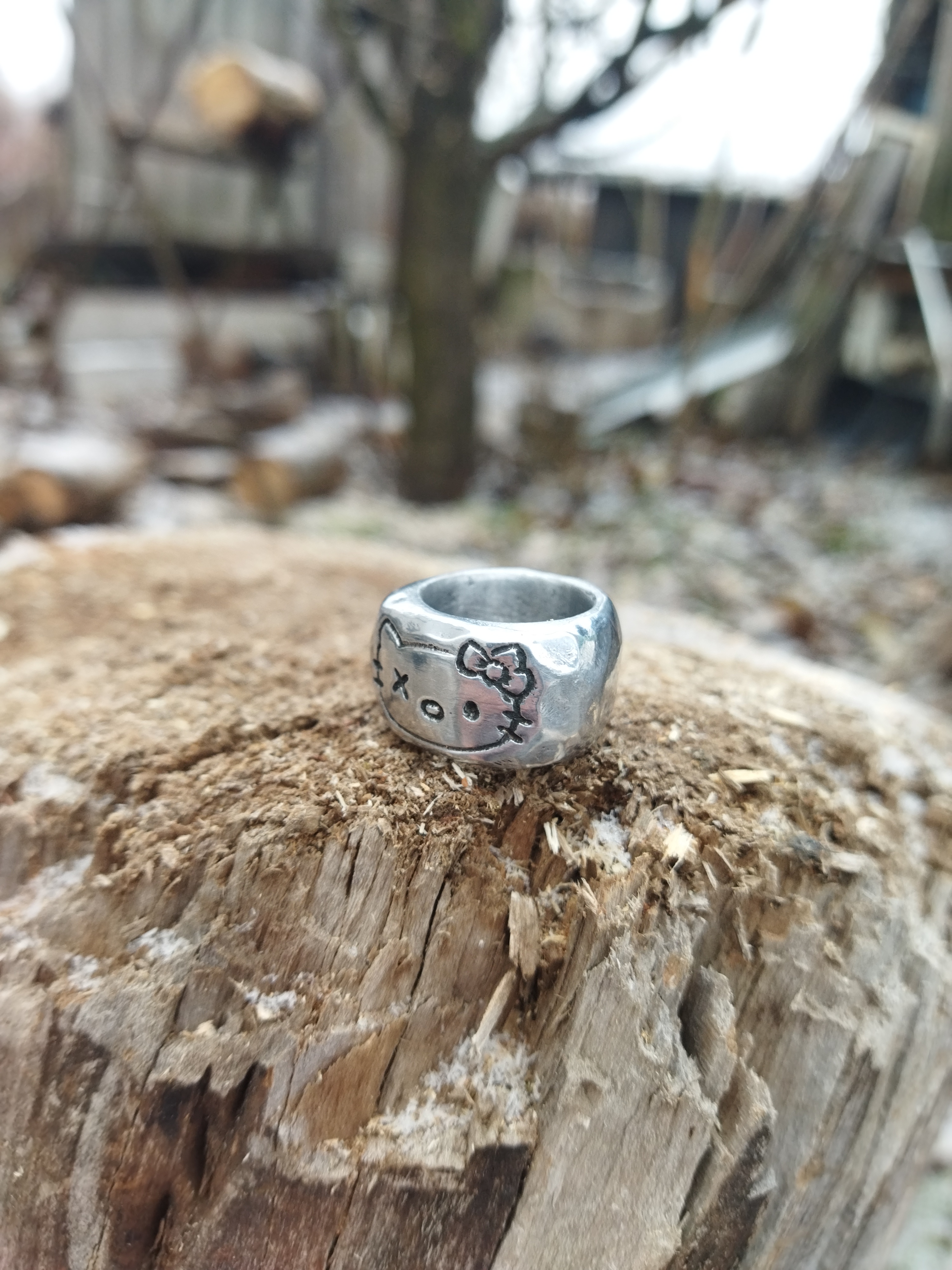 Adorable Aluminium Hello Kitty ring