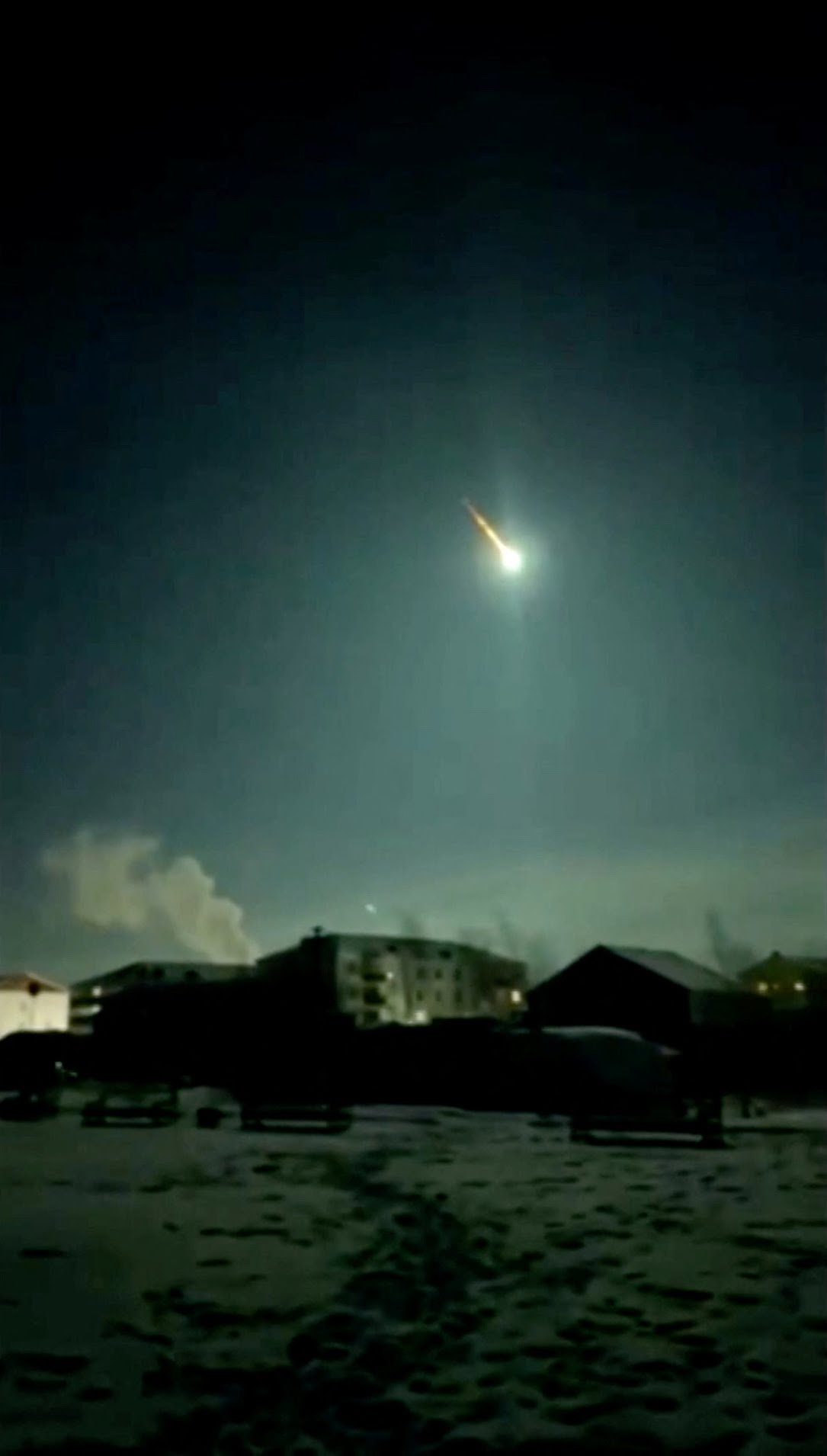 A Stunning Asteroid Illuminates the Night Sky in Remote Yakutia, Russia