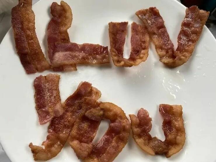 Do You Prefer Me or Bacon?