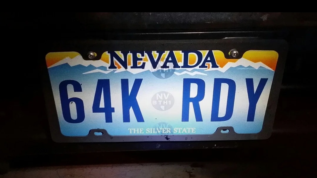 Check out these cool C64 plates!