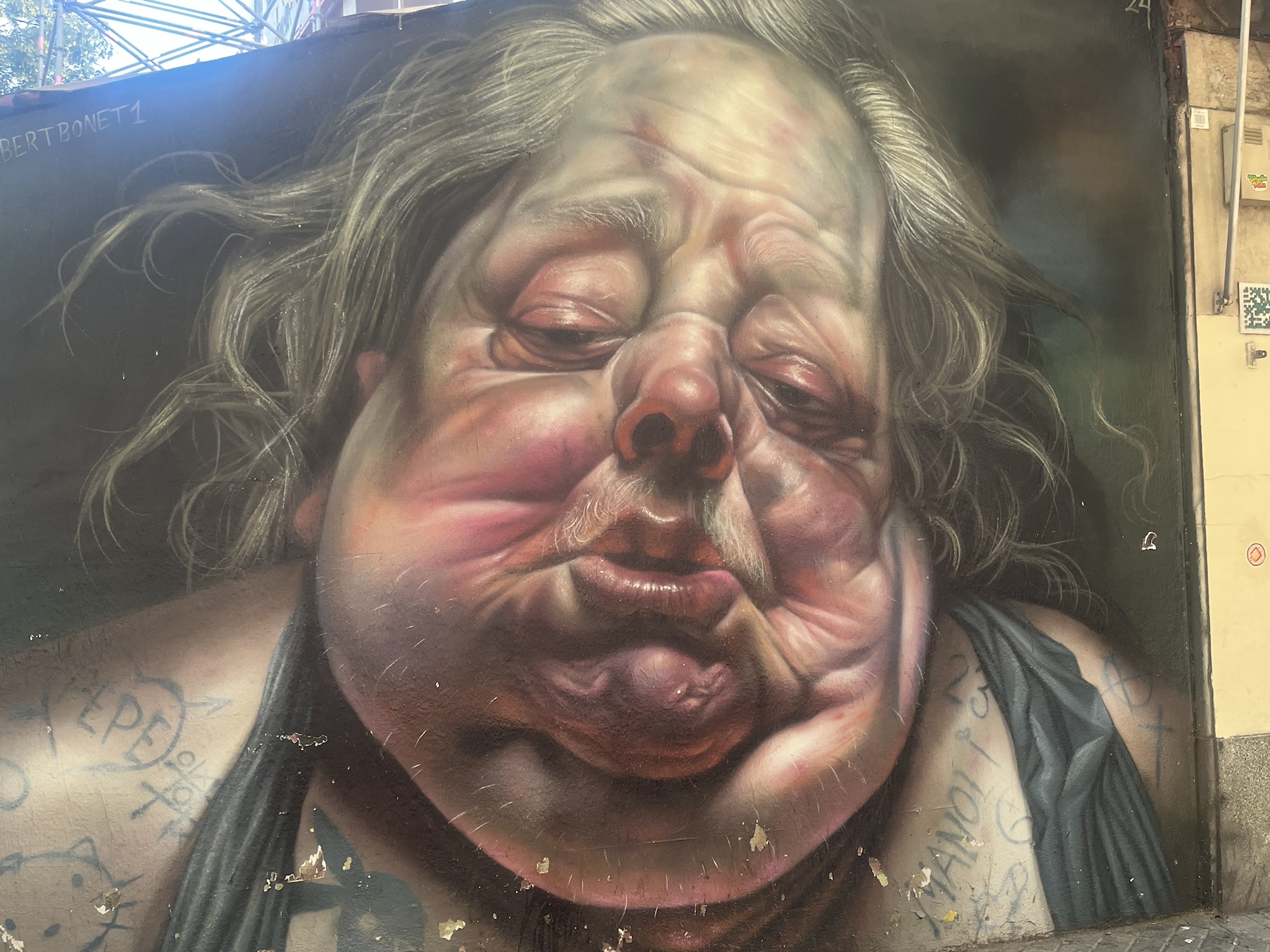Exploring the Vibrant Street Art of Barcelona