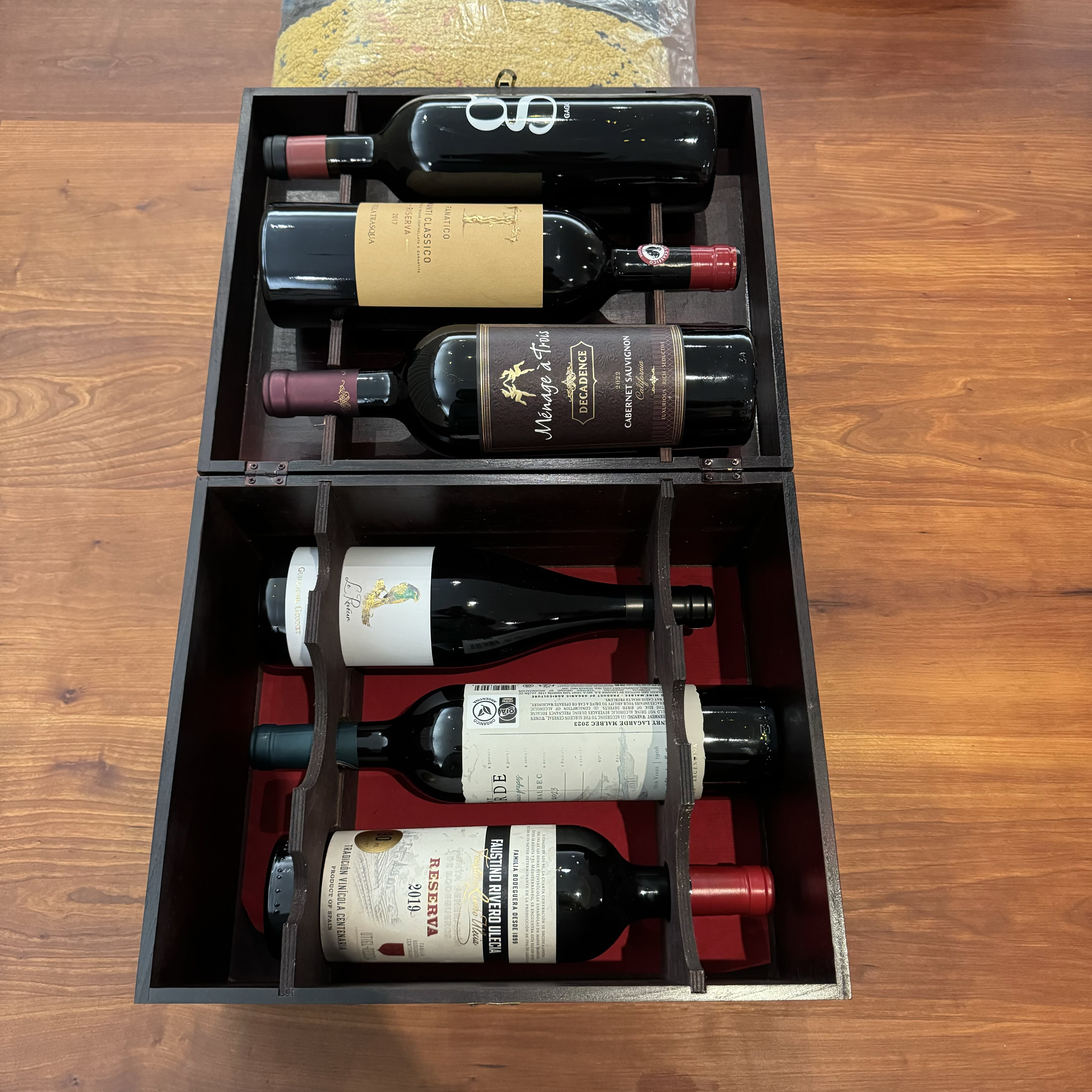 A Curated Collection of 6 Exquisite Red Wines