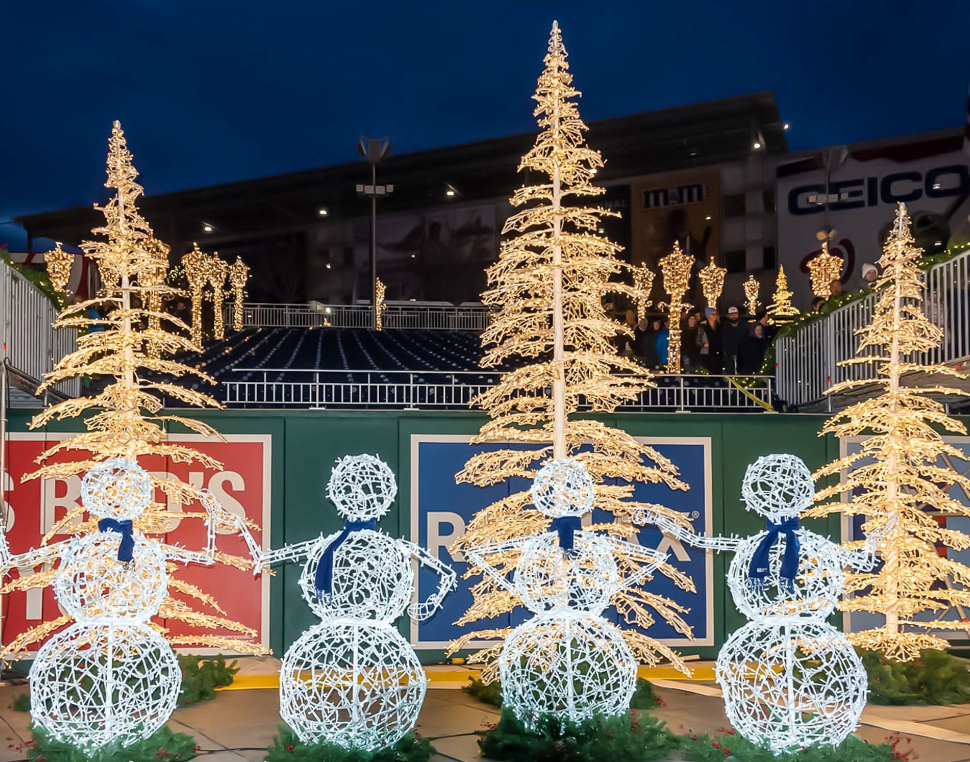 Transforming Spaces with Festive Christmas Decor