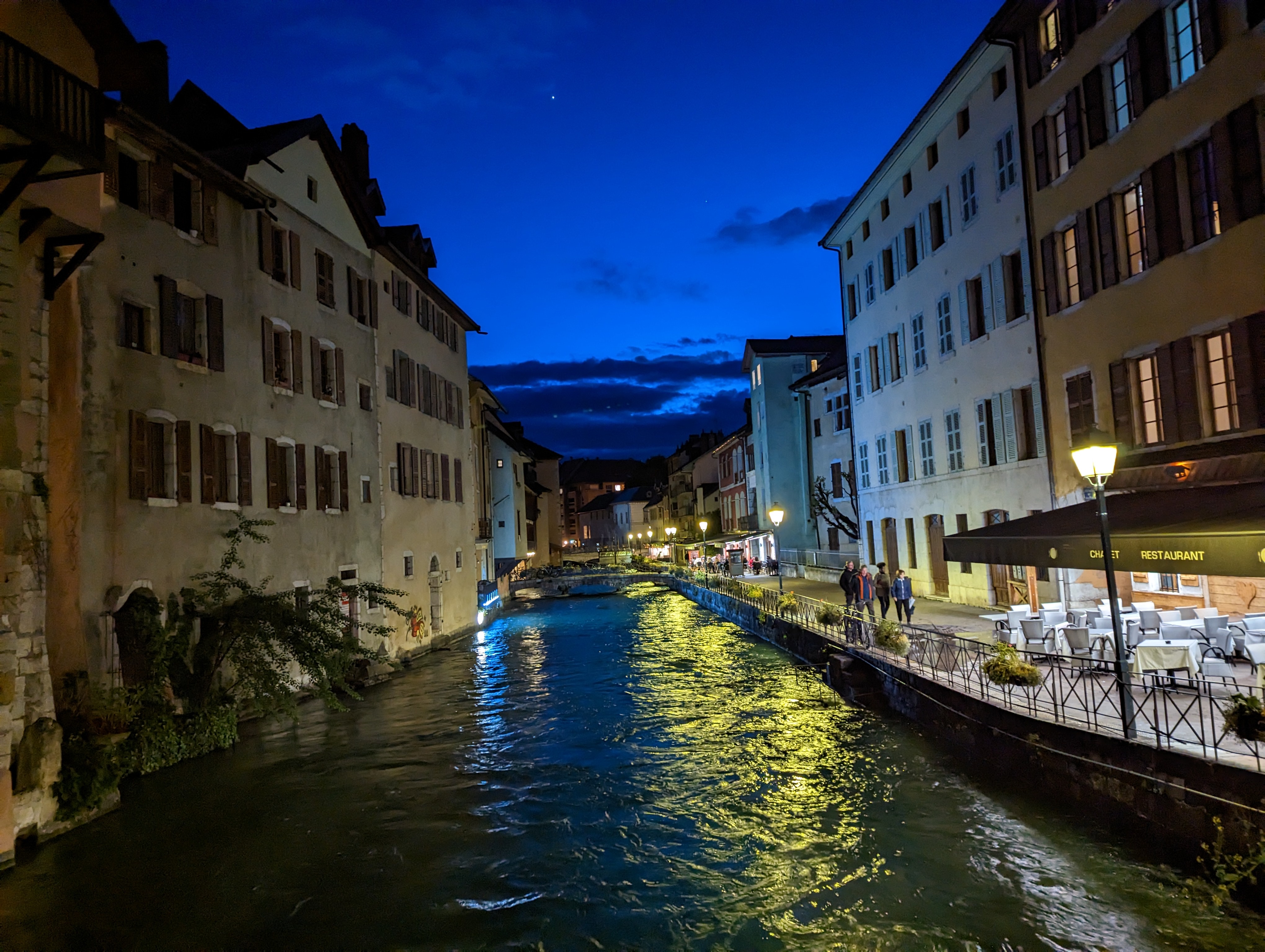 The Enchanting Nighttime Vibes of Annecy