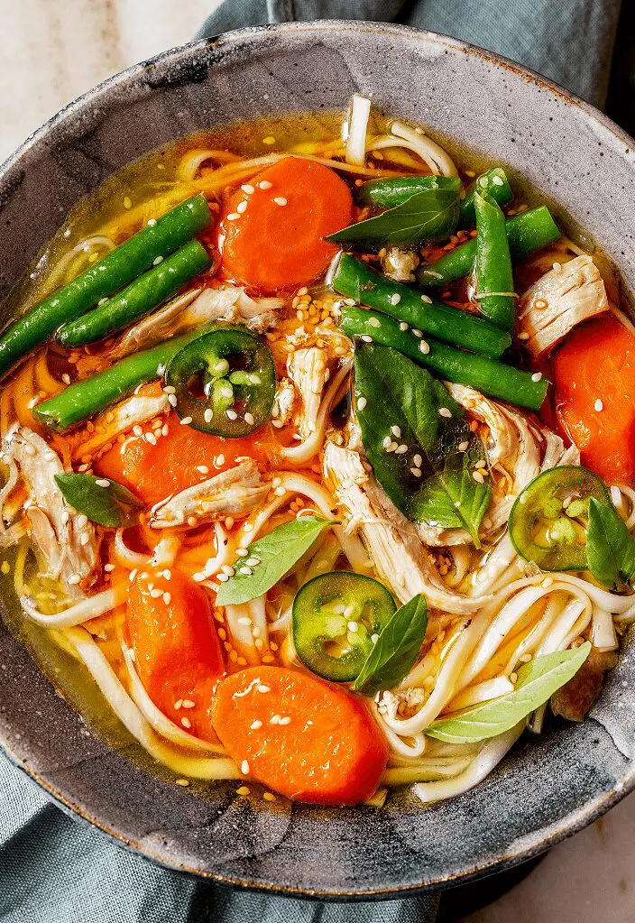 Delicious Chicken and Lemongrass Soup Recipe to Try!