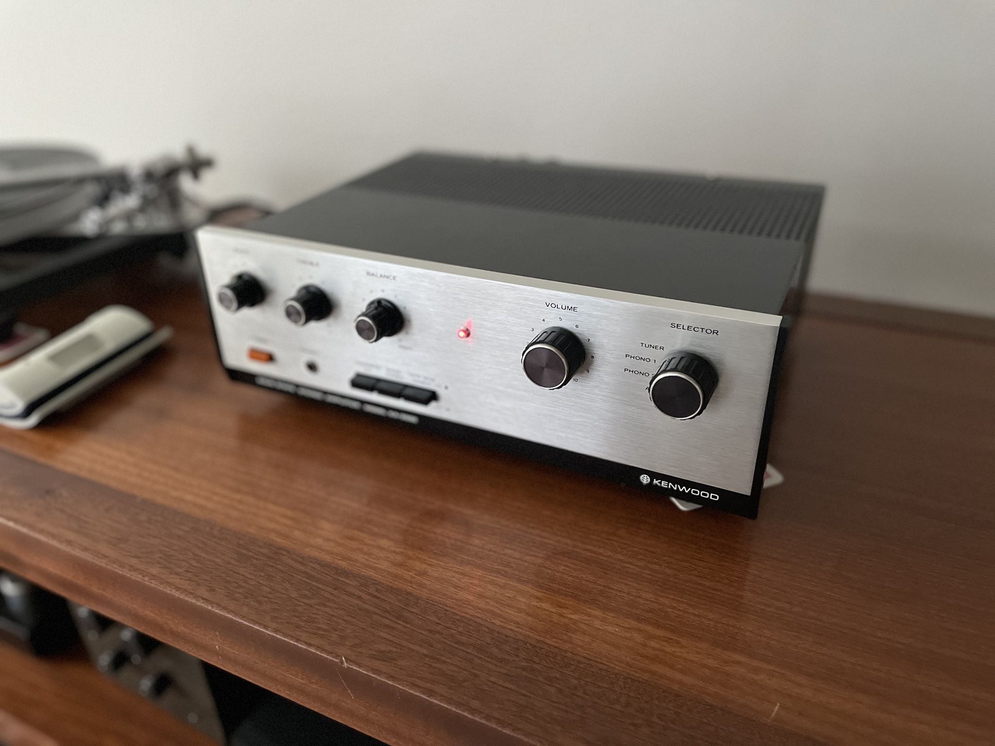 Exploring the Kenwood KA-2002: A Classic in Audio