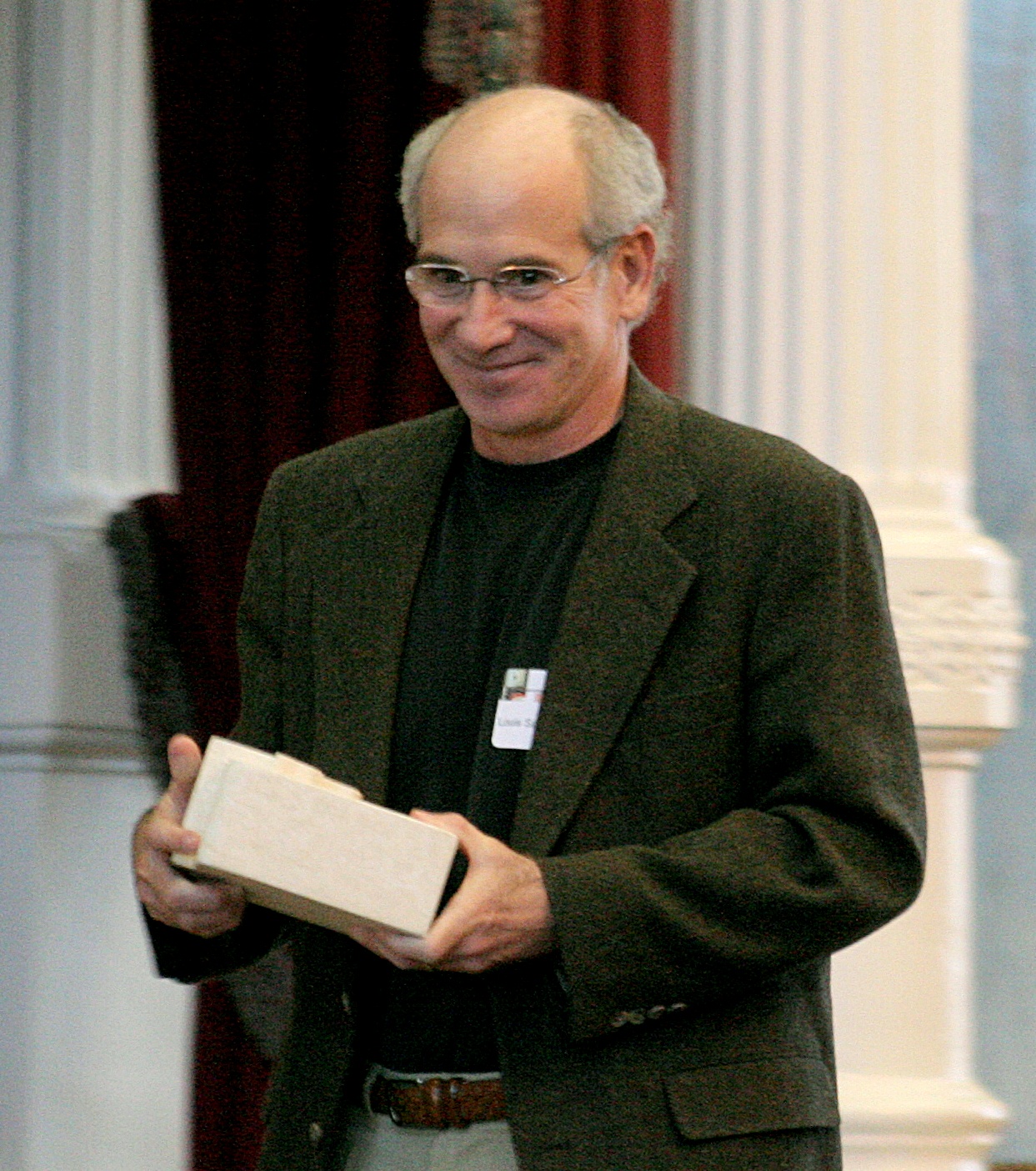 Did You Know? Louis Sachar, the Genius Behind 'Holes' and 'Wayside School', Has a Fascinating Story!