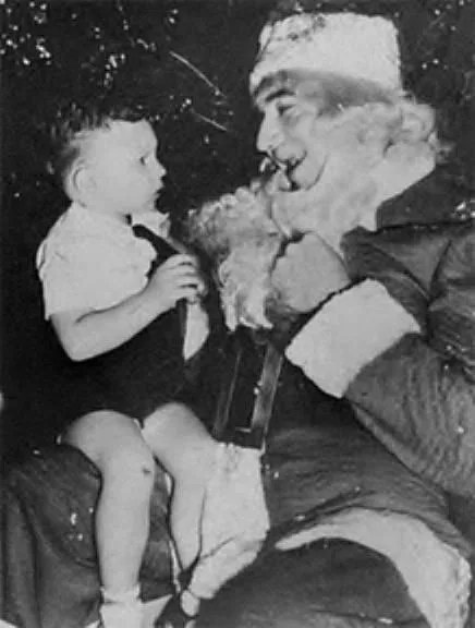 Kid Discovers Santa Claus is Actually Dracula! (Featuring Bela Lugosi)