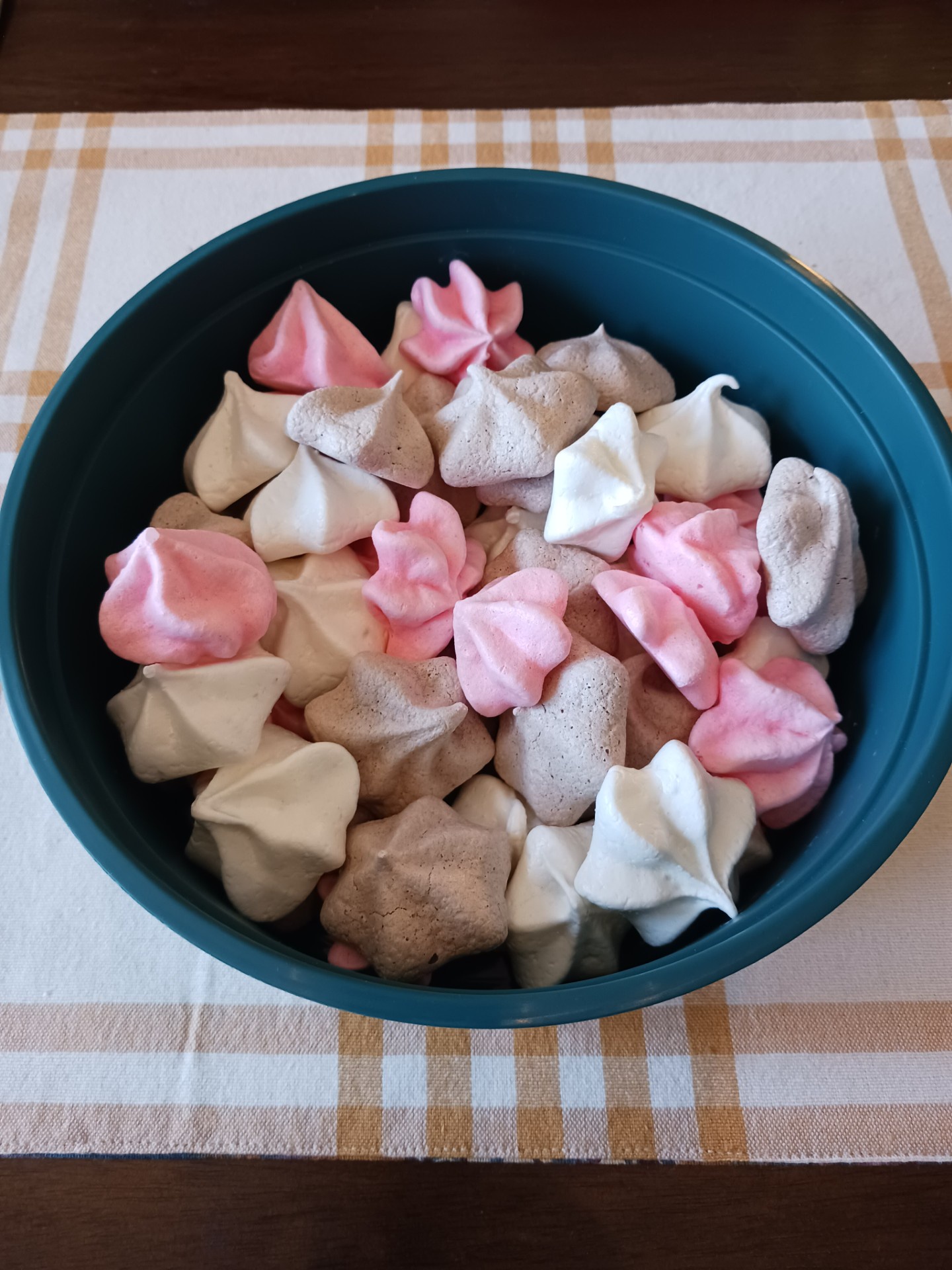 Deliciously Sweet Ice Cream Meringue Cookies Recipe