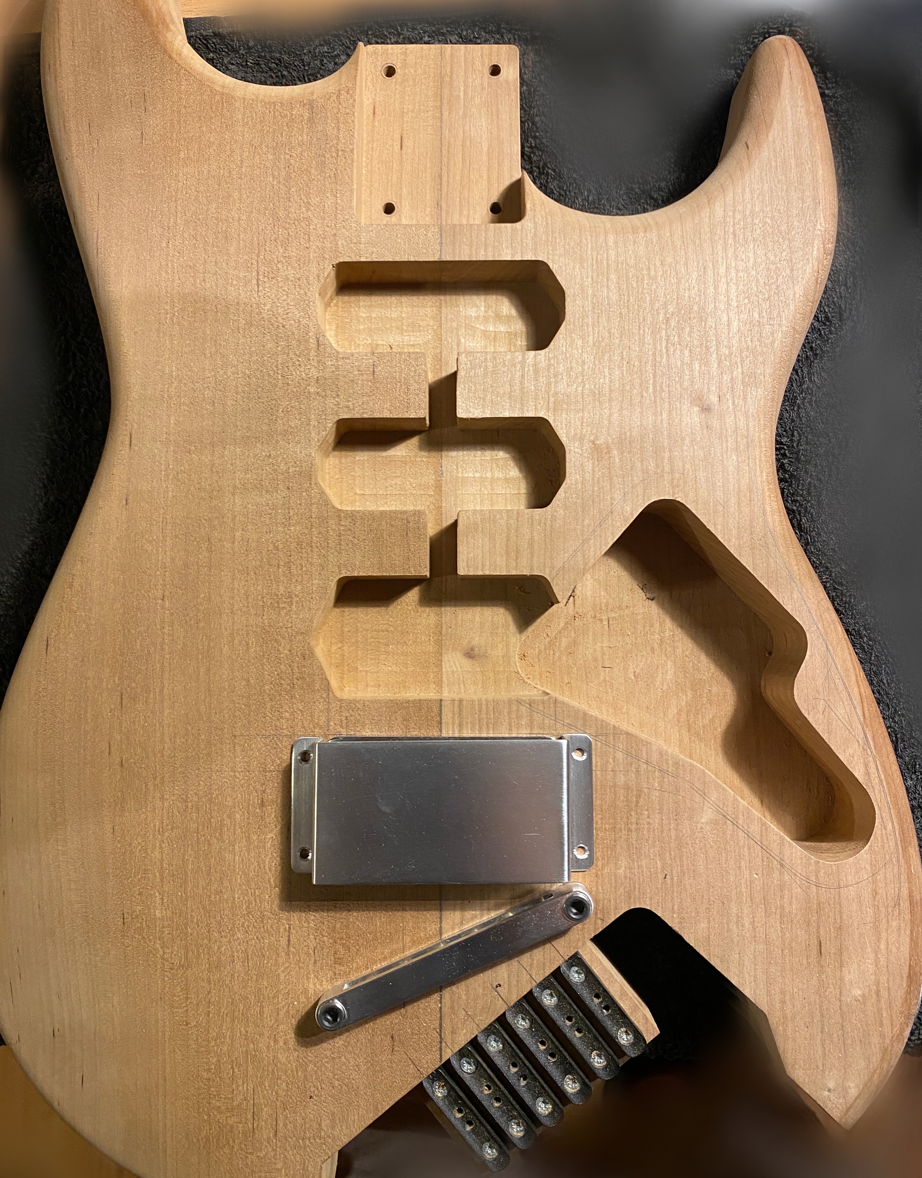 Crafting Johnny's 'Deluxe Orphean' guitar from scratch: A Luthier's journey in Cyberpunk 2077