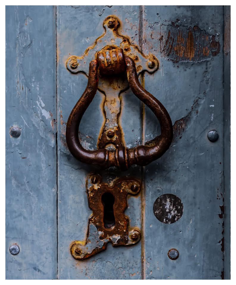 The Knocker: A Mysterious Sound That Demands Attention