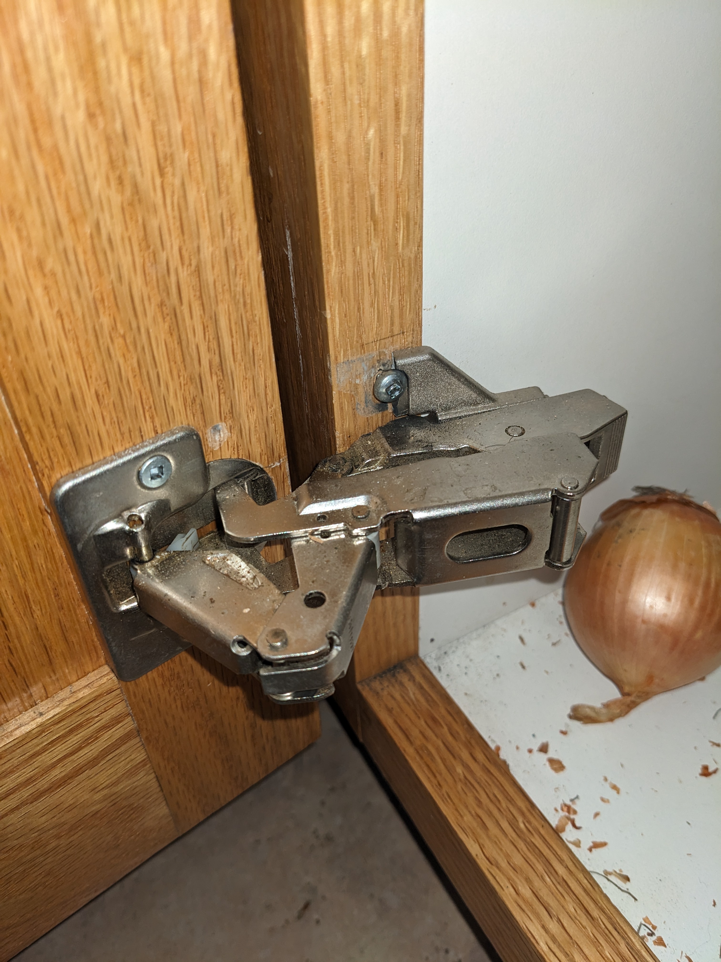 When Kitchen Cabinet Hinges Fail: A DIY Disaster