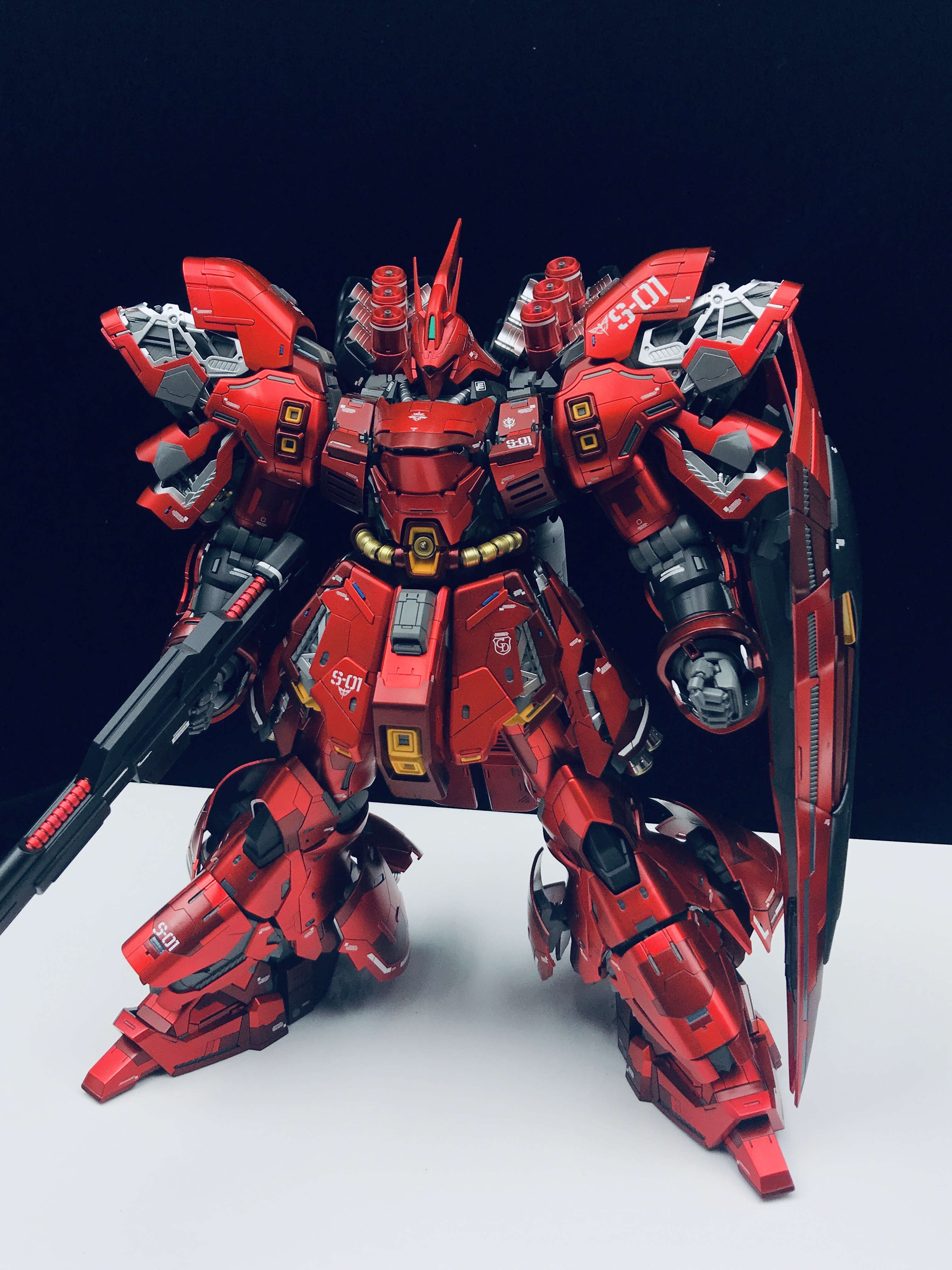 MG SAZABI: The Ultimate Showdown