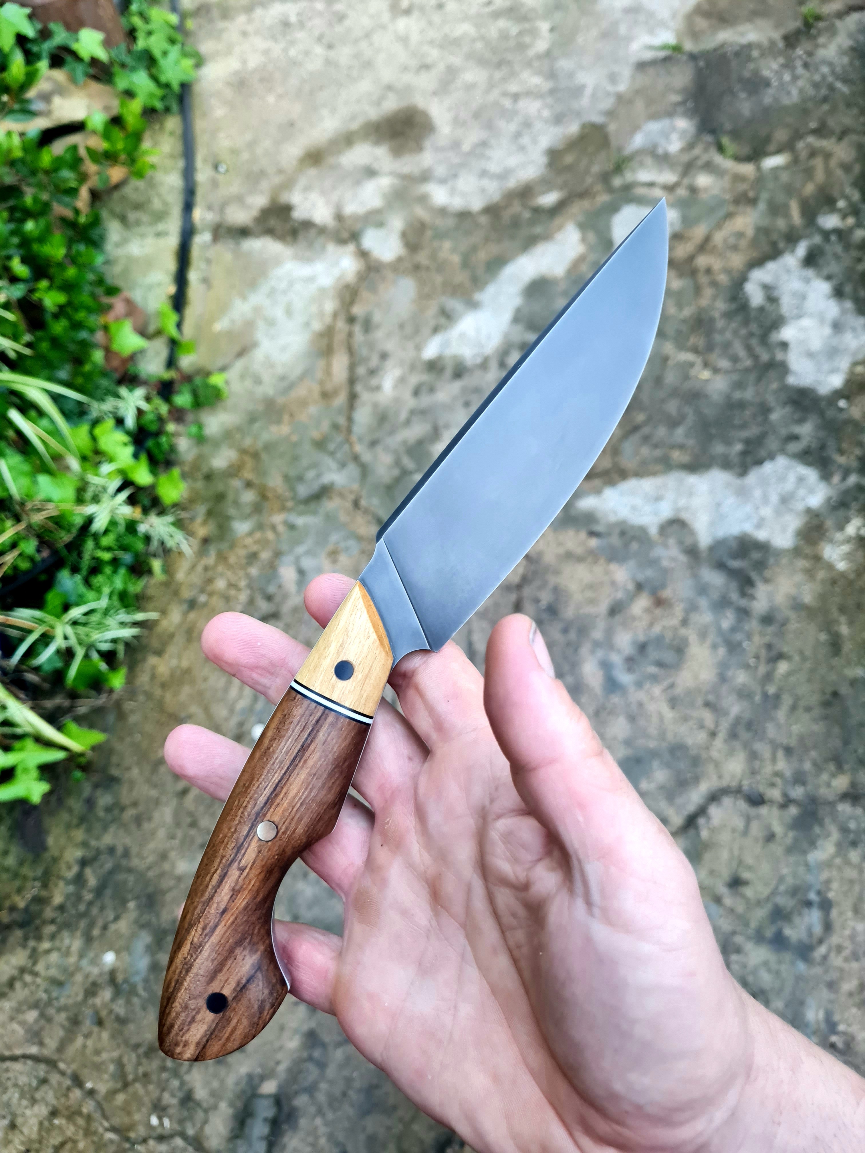 Crafting the Perfect Knife: A Belt Grinder's Journey