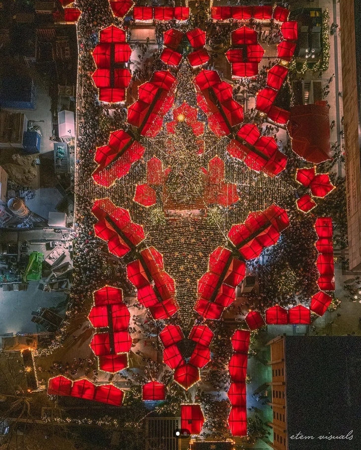 A breathtaking aerial view of the Köln Christmas markets in Germany.