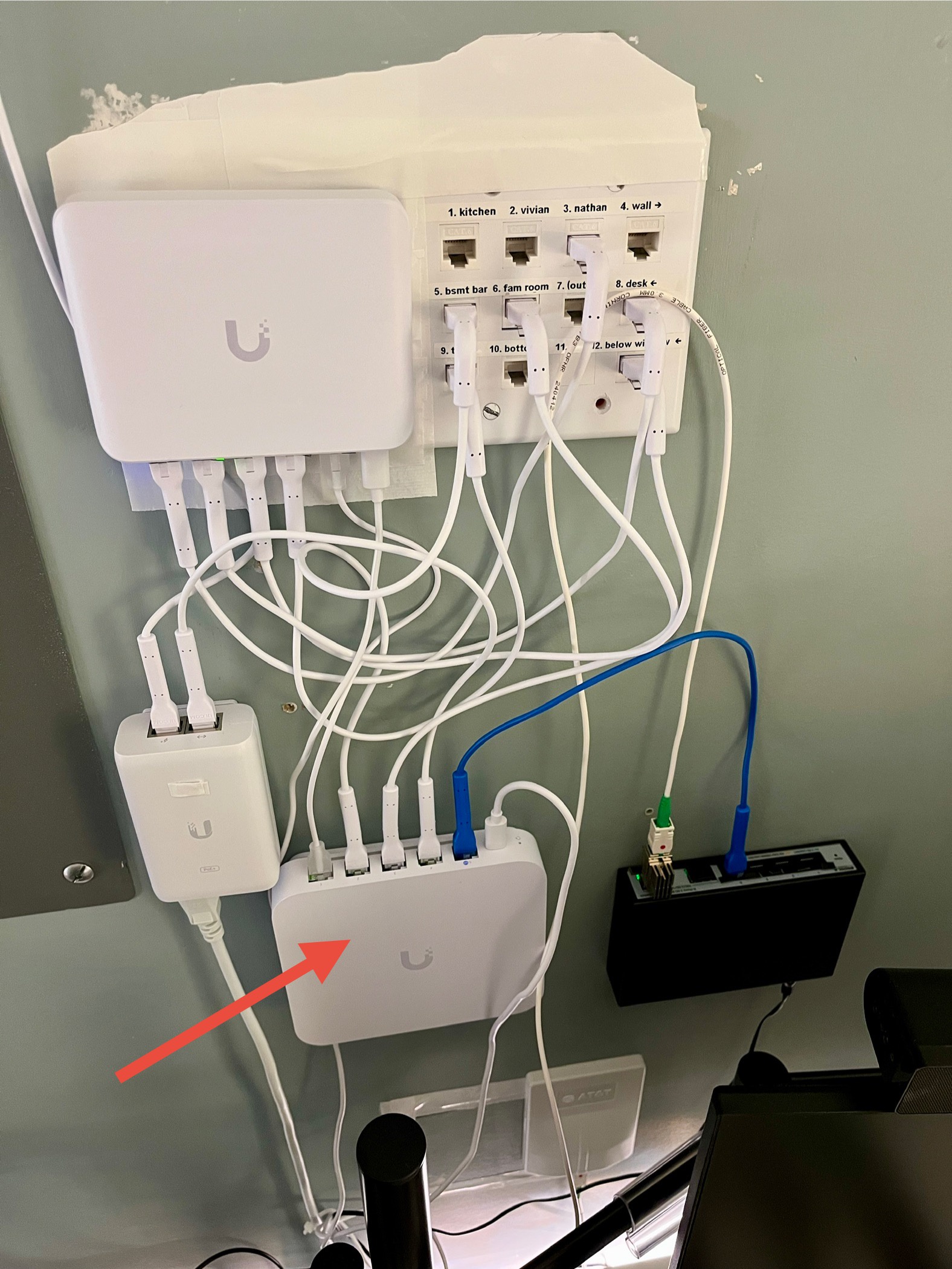 UCGMAX wall mount temperature readings