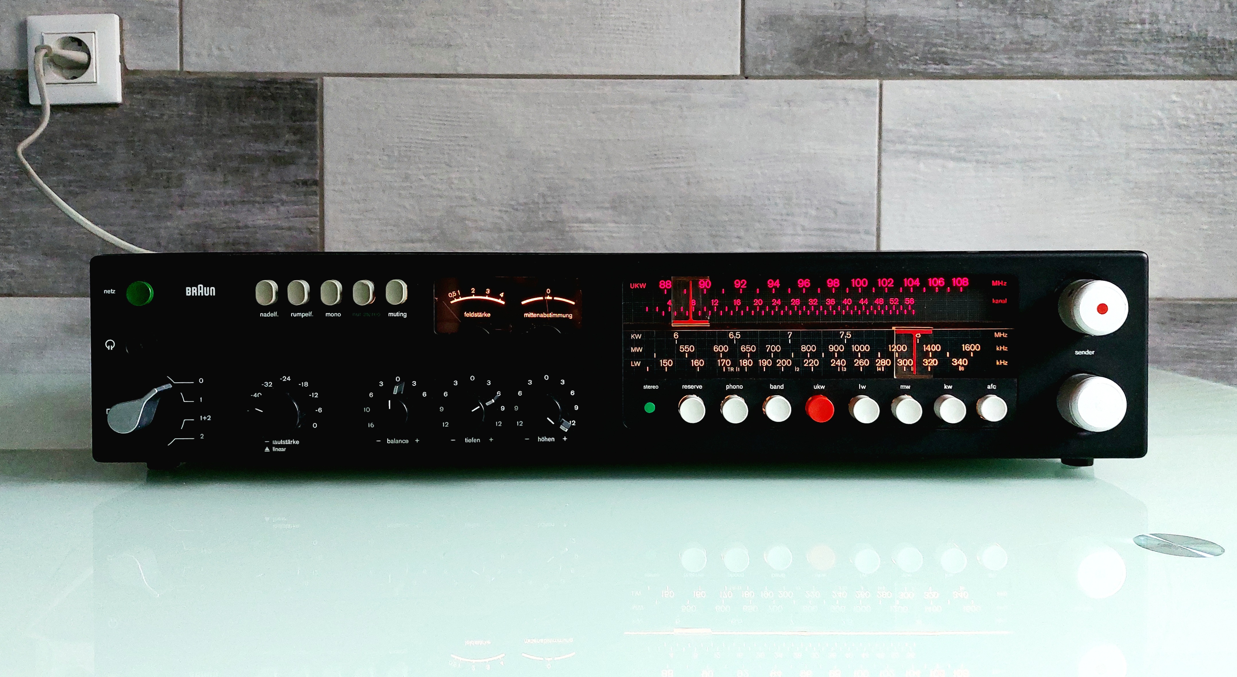 The Classic Braun CEV 510 Receiver: A German Masterpiece from 1972-75