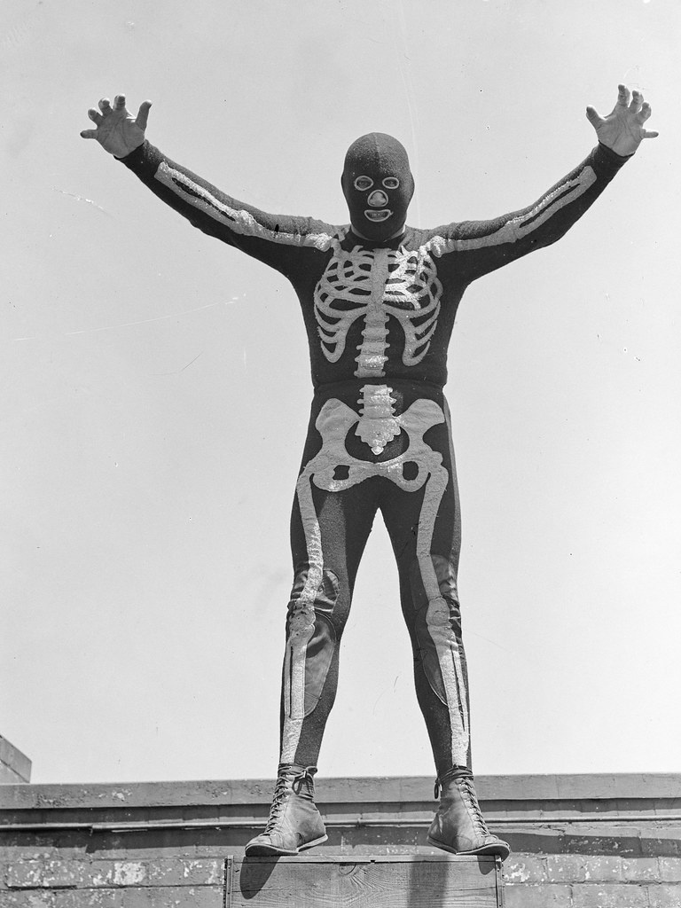 Throwback to the 1930s: Meet 'The Mysterious Ghost' Aussie Wrestler