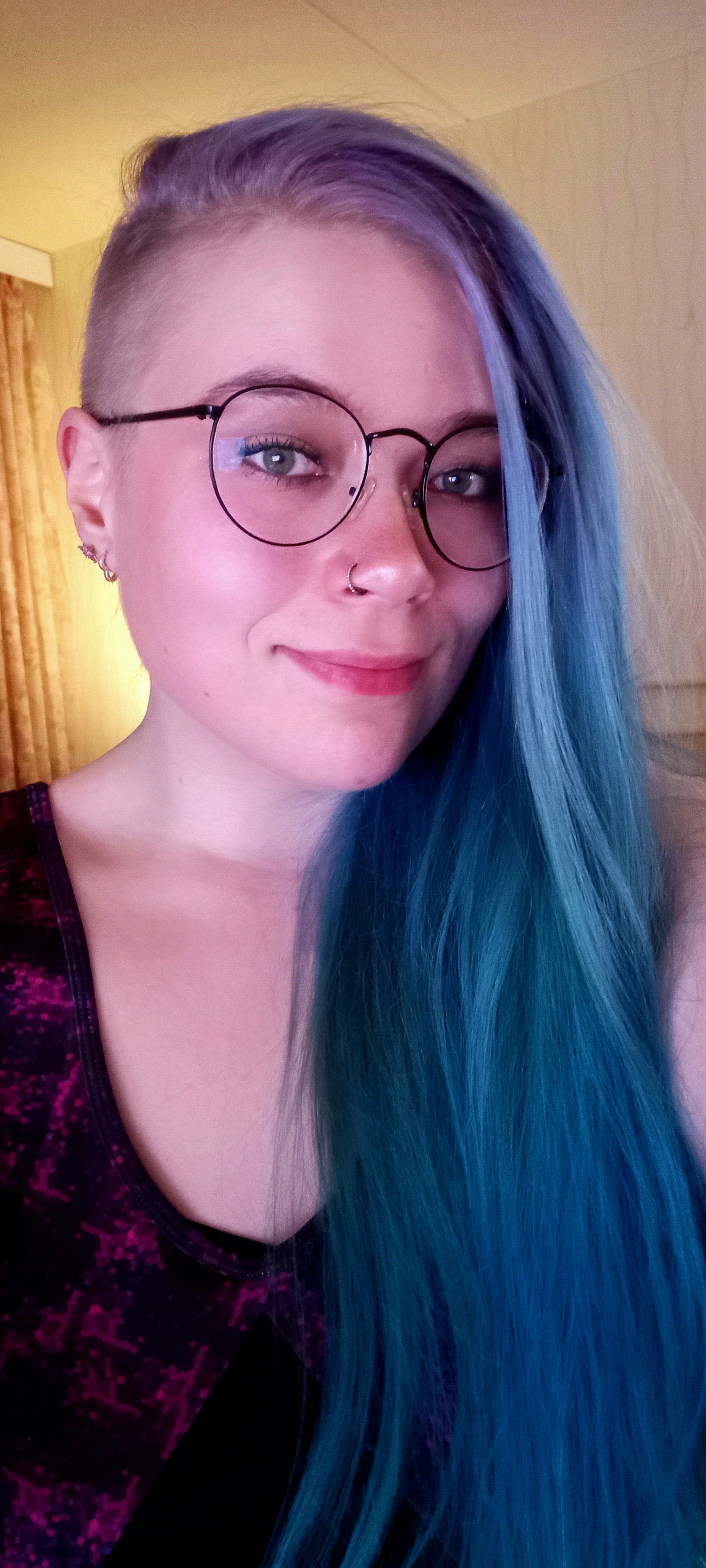 Merry Christmas! Here’s my face, keeping up with the tradition!