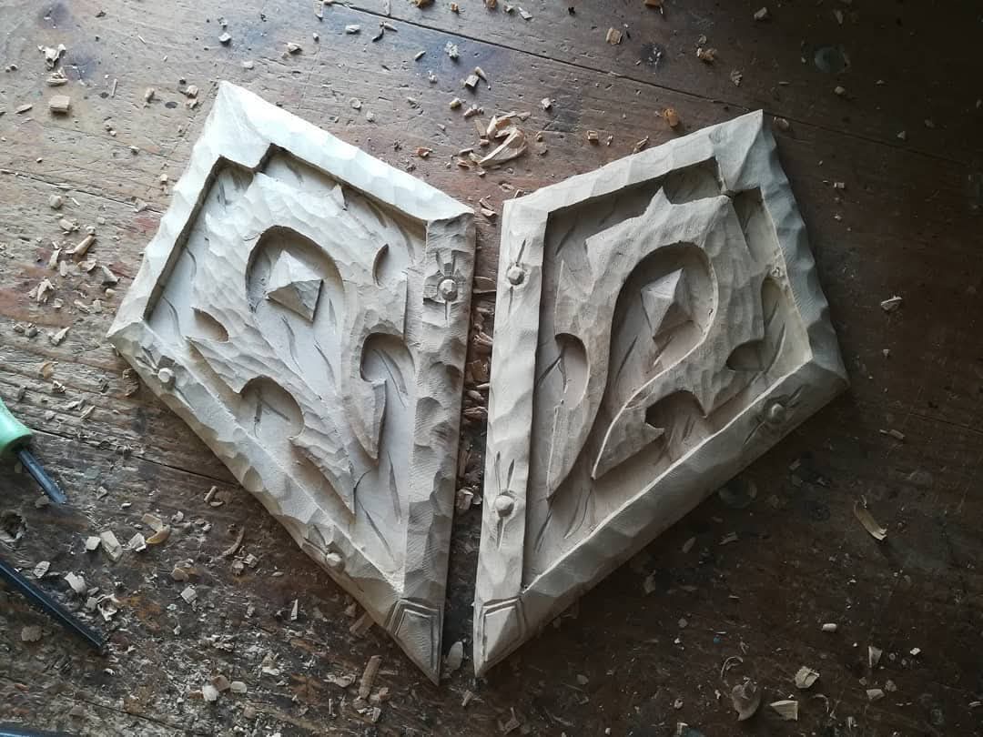 Masterpiece in Progress: Horde Crests Woodcarving