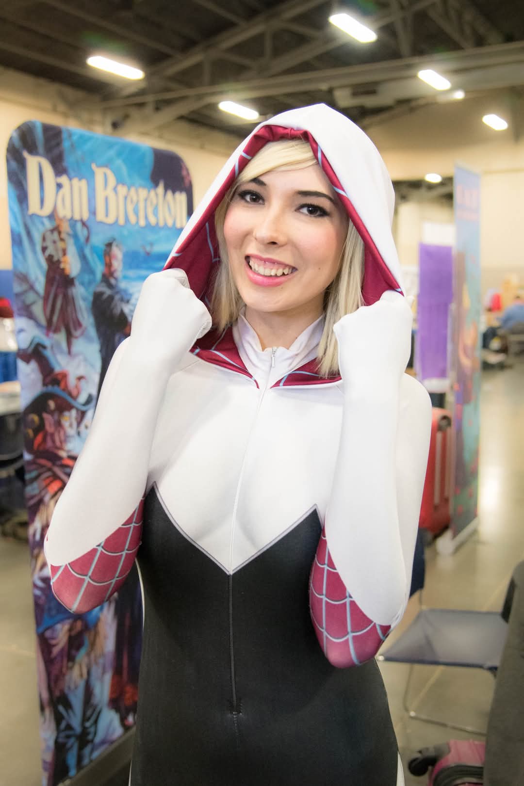 Incredible Spider Gwen Cosplay by BangBangNeko