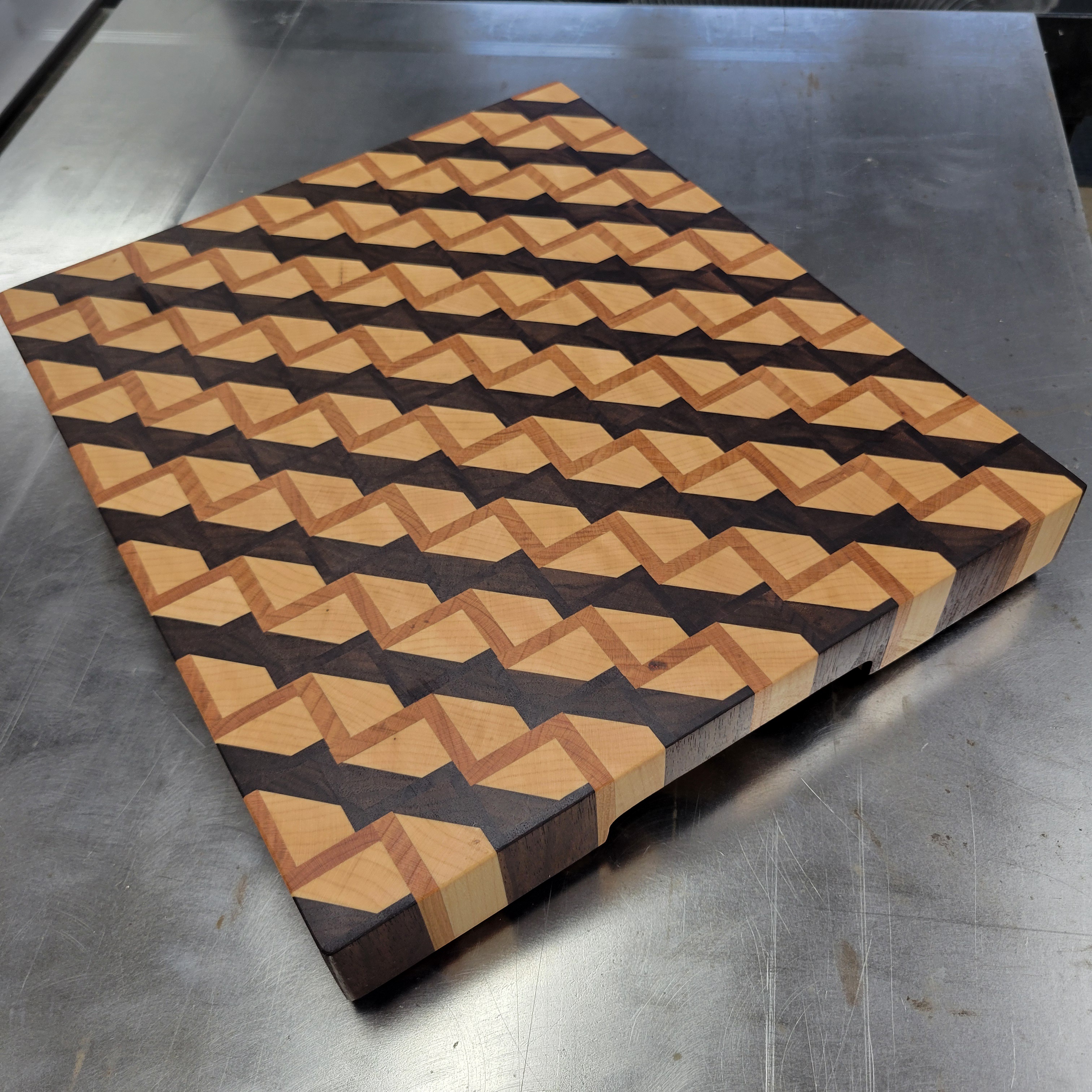 Check Out My New Zig-Zag Endgrain Cutting Board!