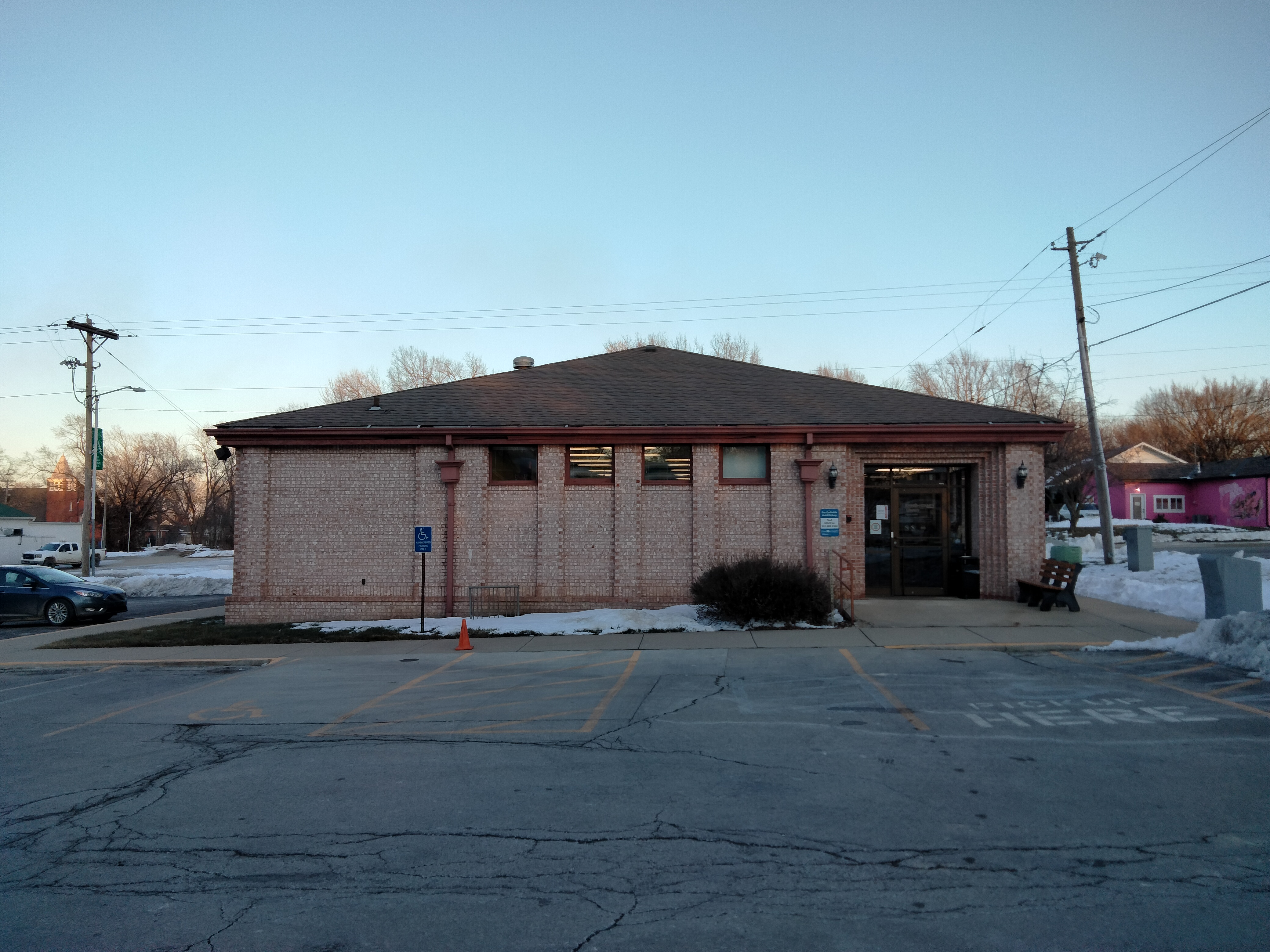 Exploring the Johnson County Library - Spring Hill Branch