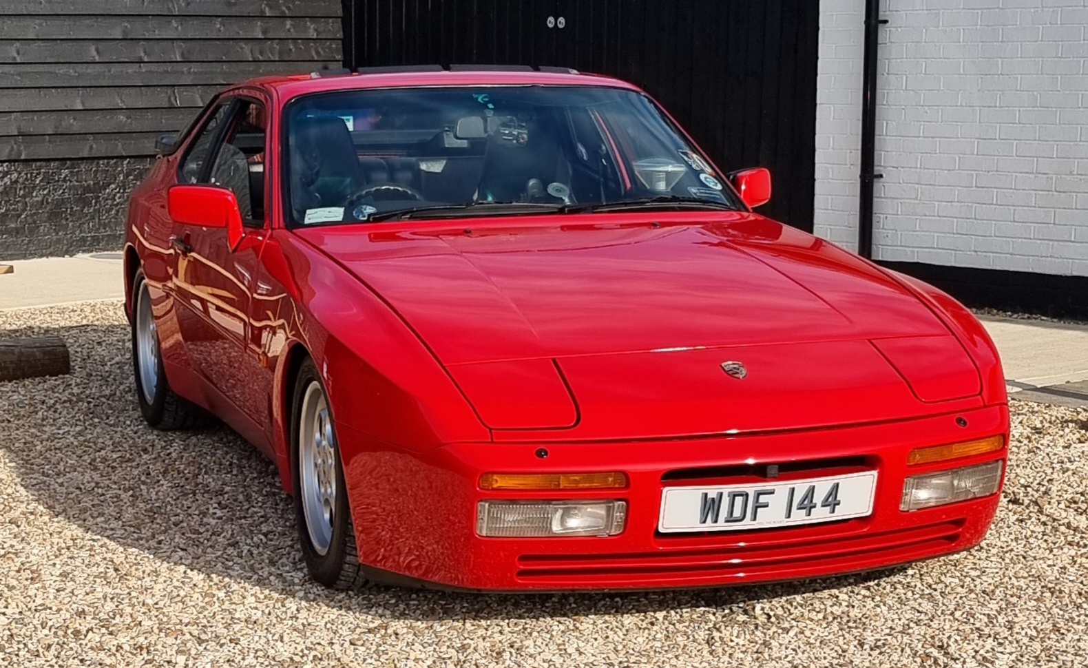 The Iconic '86 Porsche 944 Turbo: A Classic Beauty