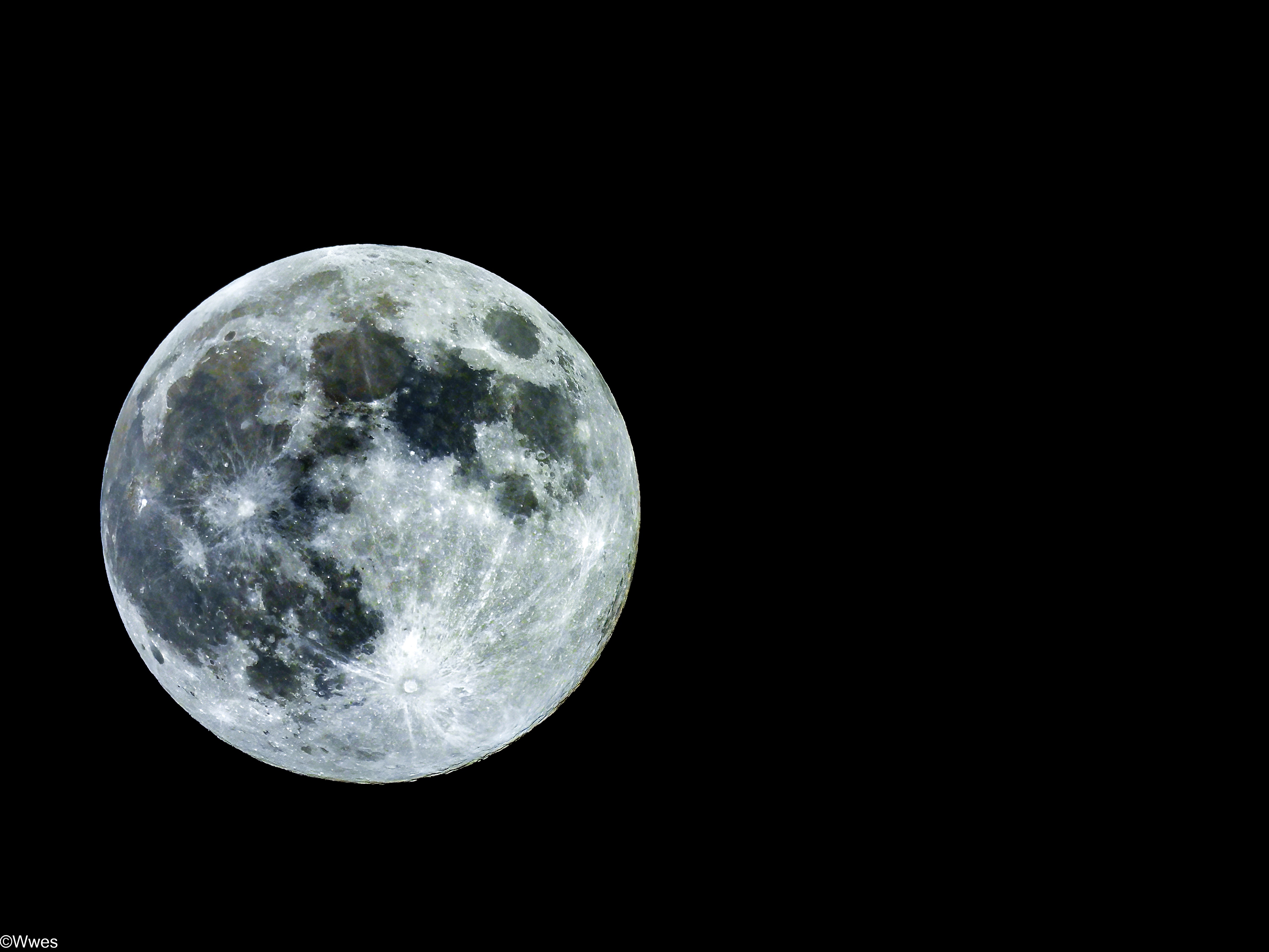Yesterday's Supermoon: A Celestial Wonder