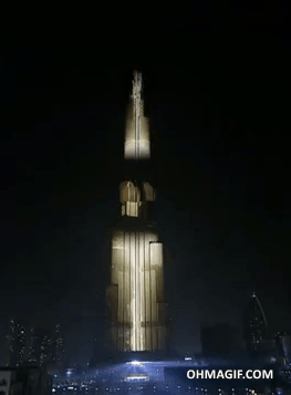 Spectacular New Year Fireworks Lighting Up Dubai's Sky