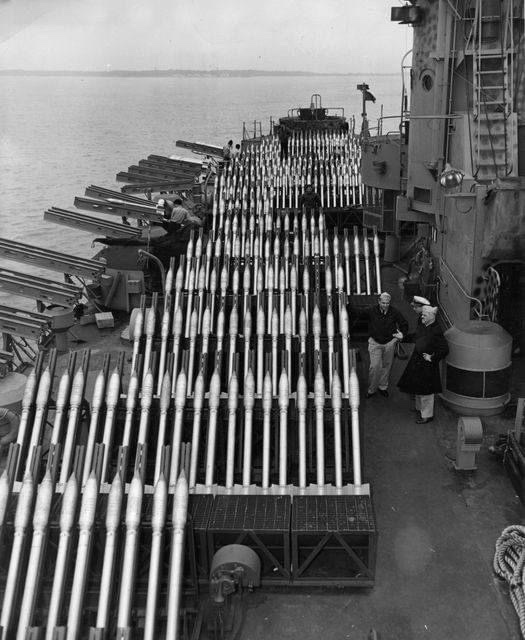 A Stunning Display of 5-Inch Rockets on a US Navy Landing Ship Medium