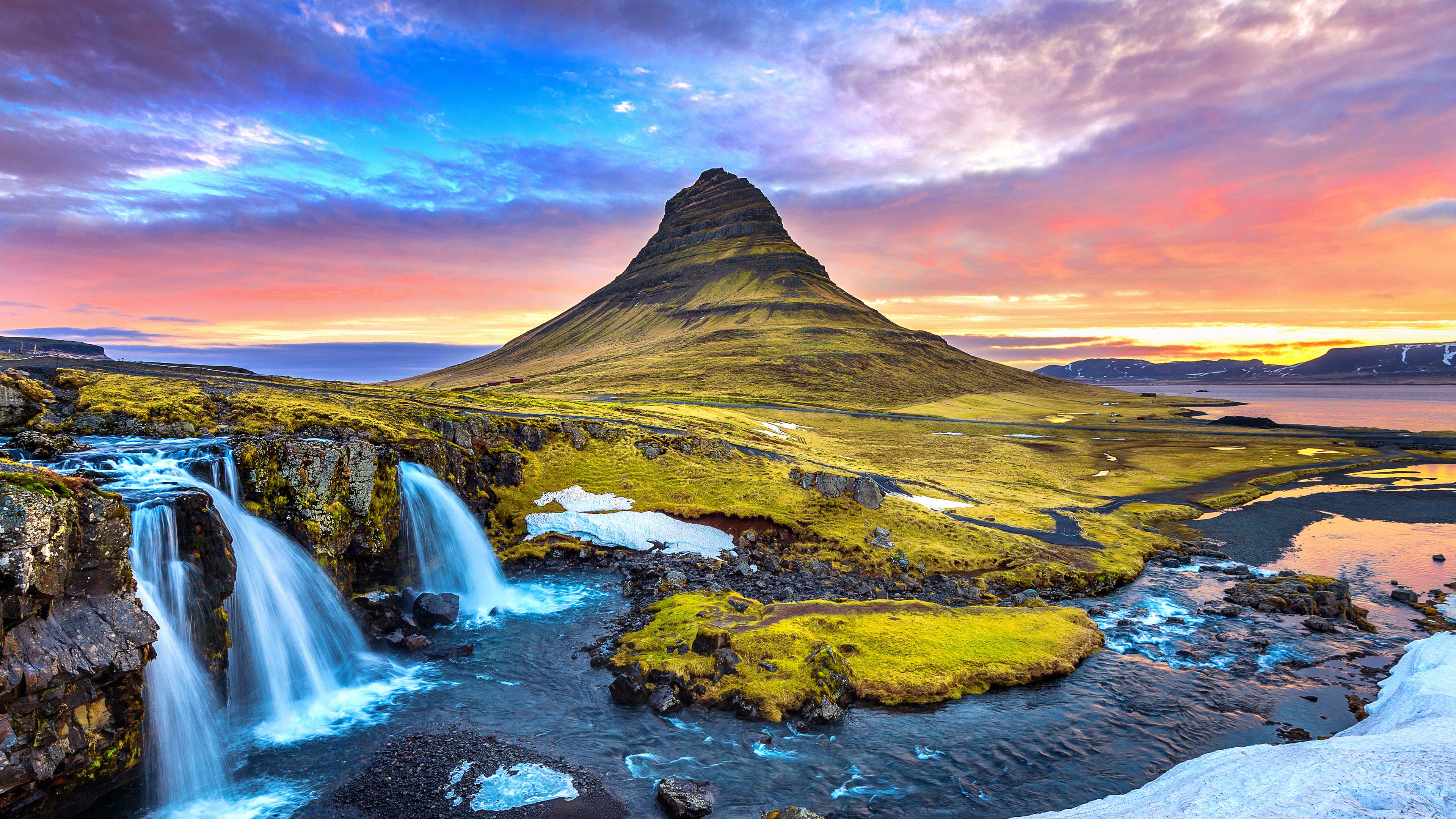 Iceland Illuminated: A Glimpse of Natural Beauty