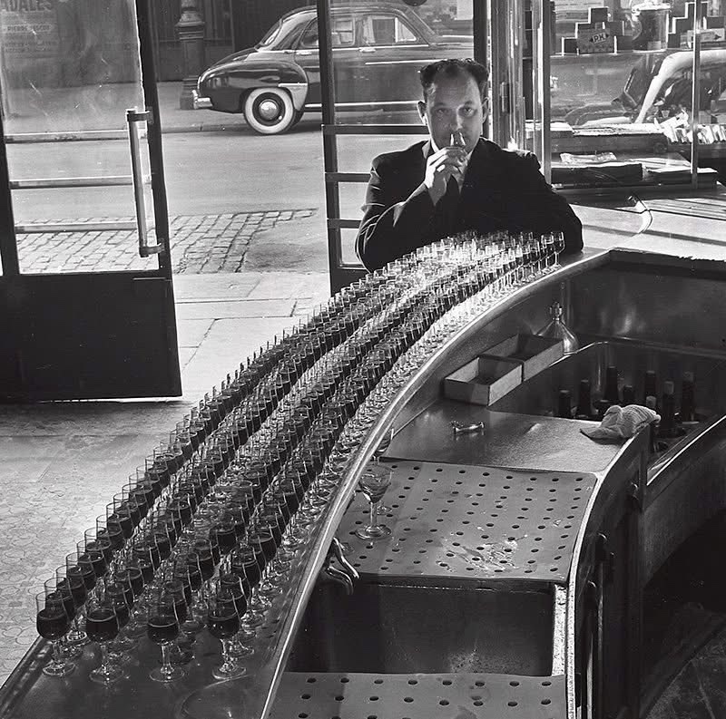 225 glasses of wine: A glimpse into France's 1952 alcohol consumption