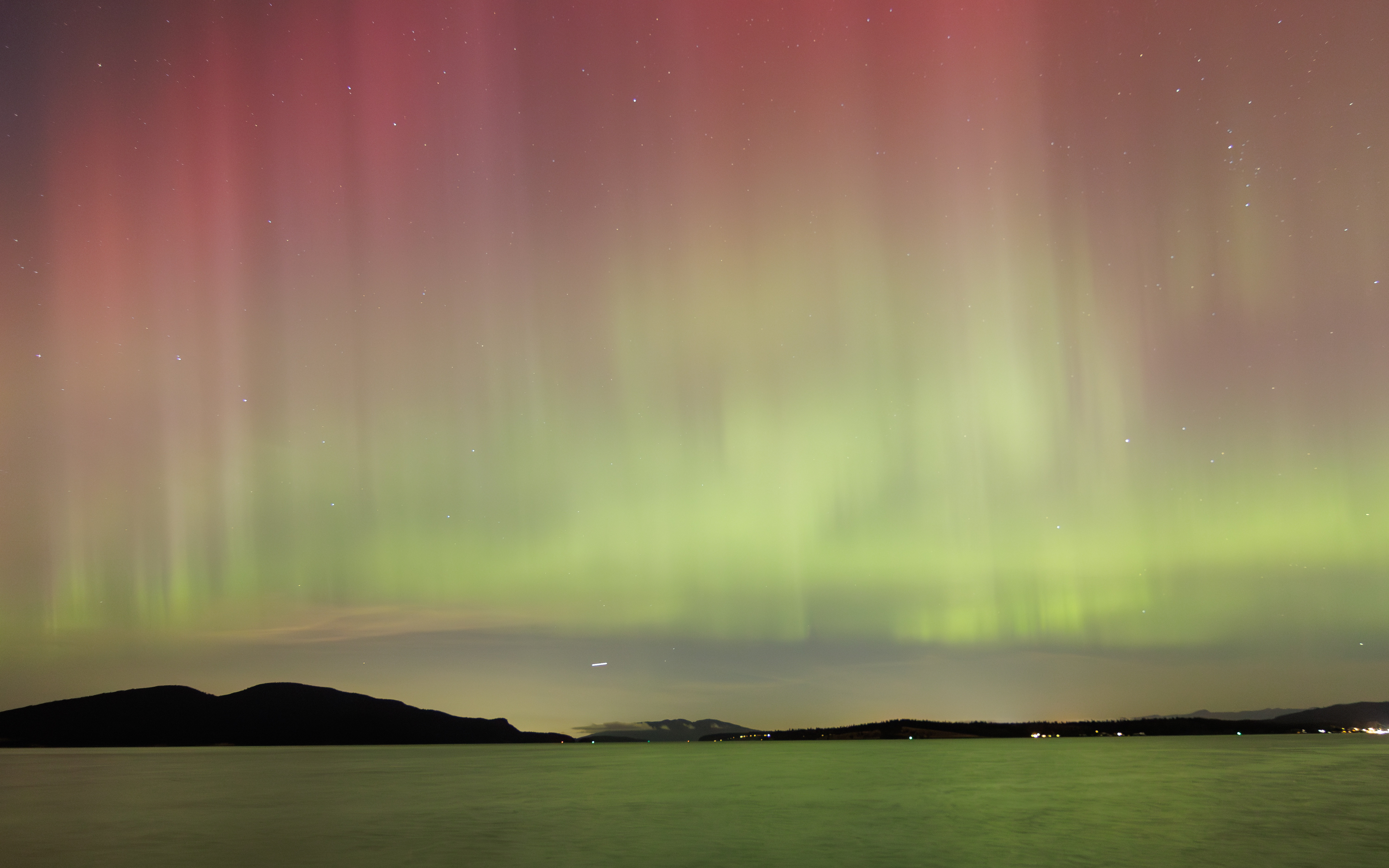 Captivating Aurora Borealis Captured in Anacortes, WA on 10-10-2024