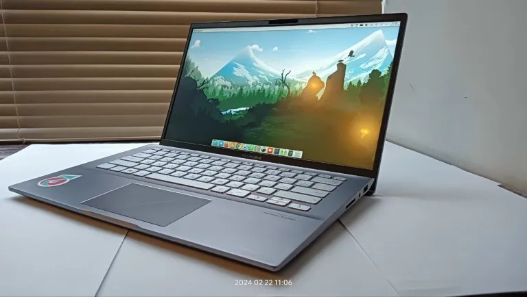 My Trusty Travel Companion: The Asus VivoBook S14