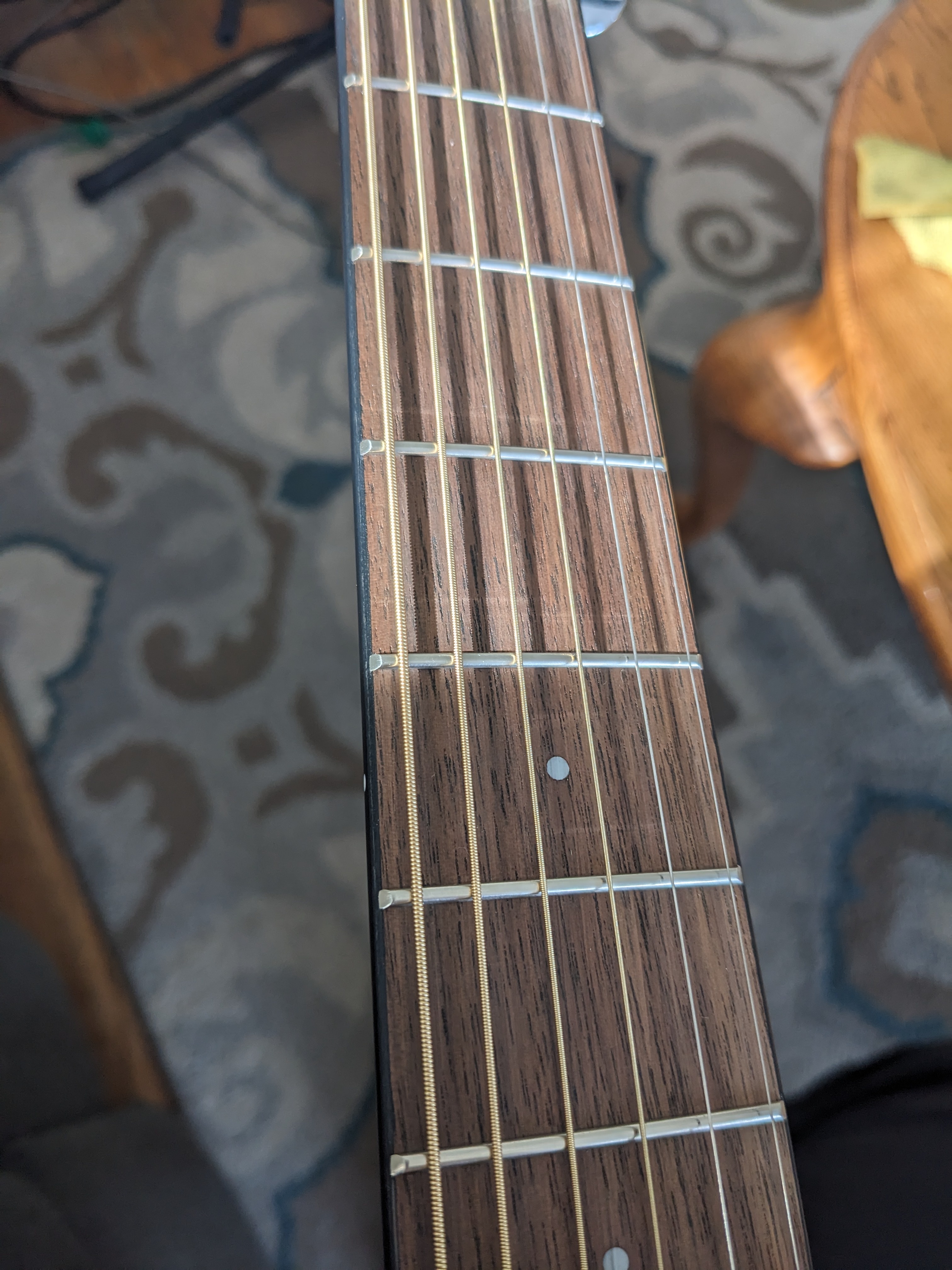 Tips for Removing Scratch Lines on a Fretboard: Aligning with Frets